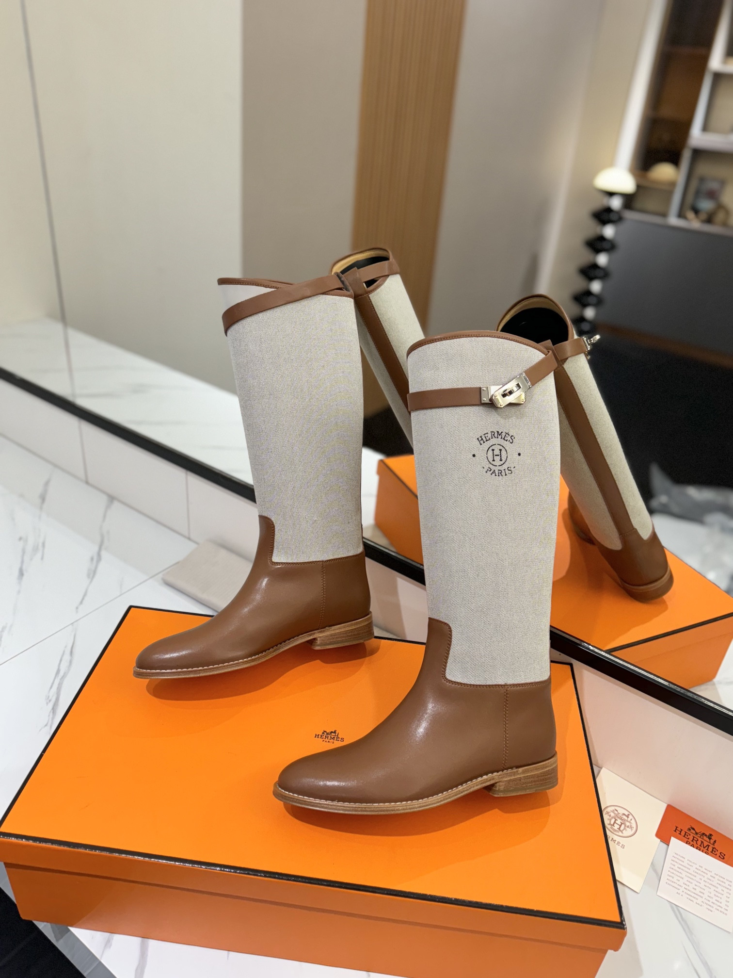 ua H**mes jumping boots