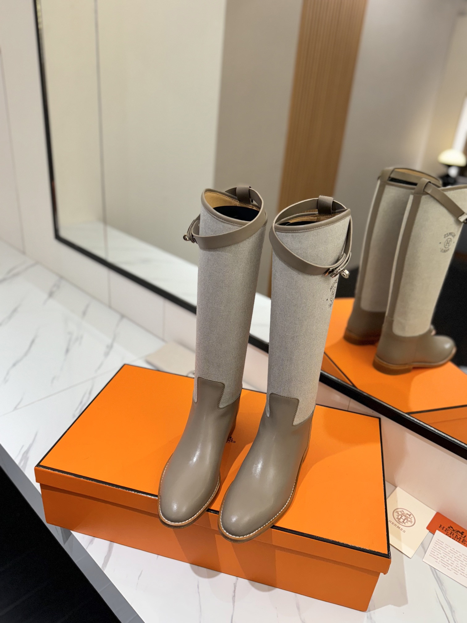 ua H**mes jumping boots
