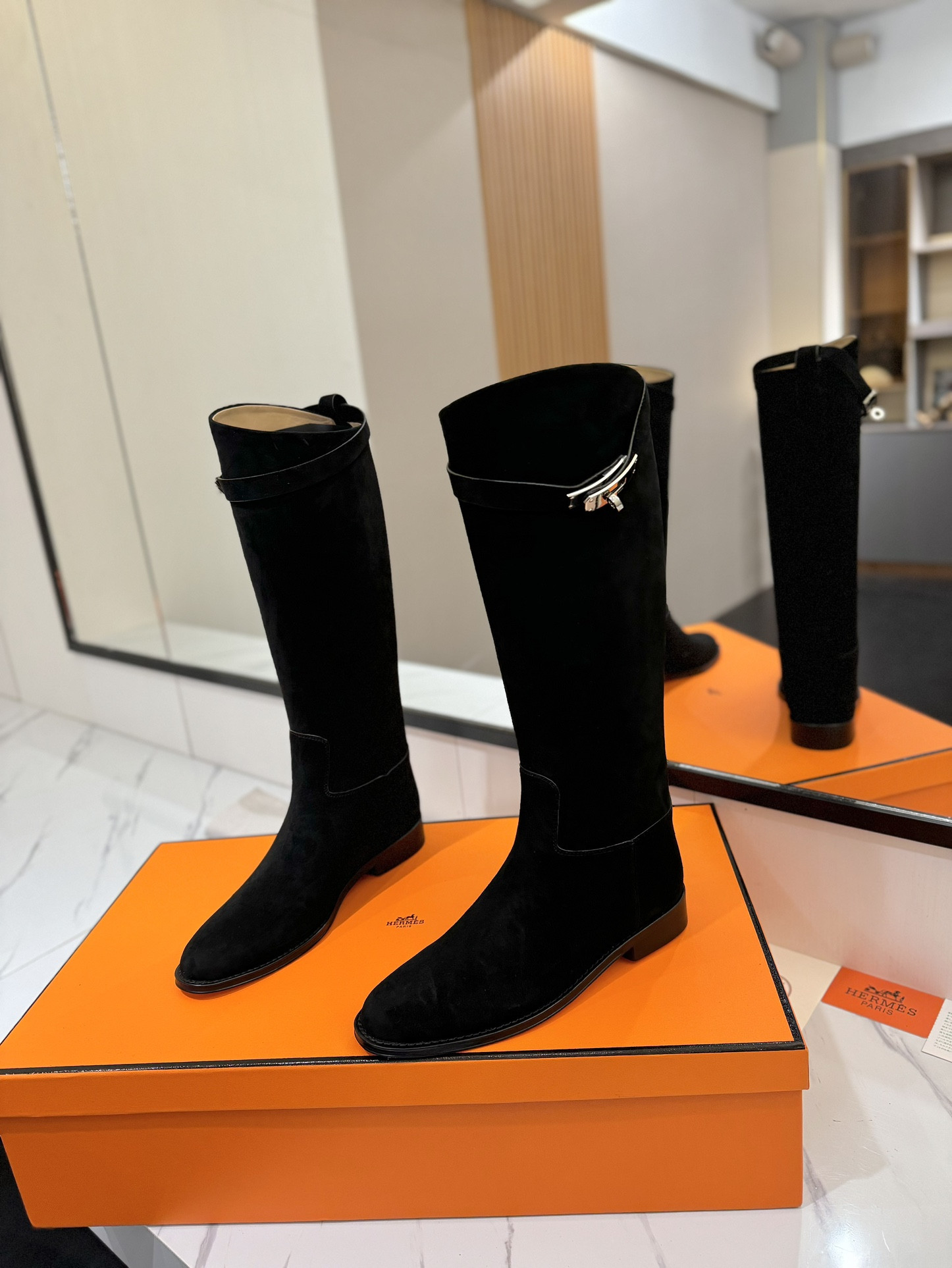 ua H**mes jumping boots