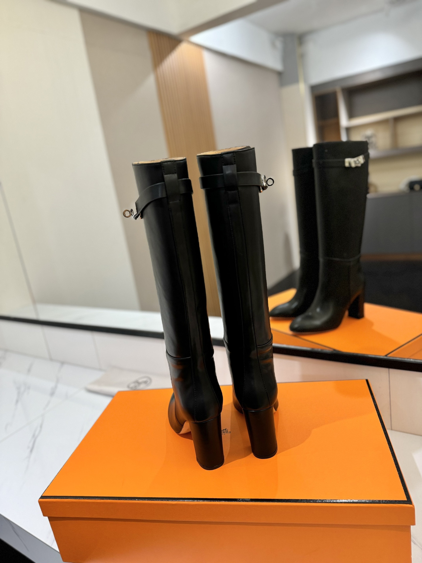 ua H**mes jumping boots (heel height 8.5cm)