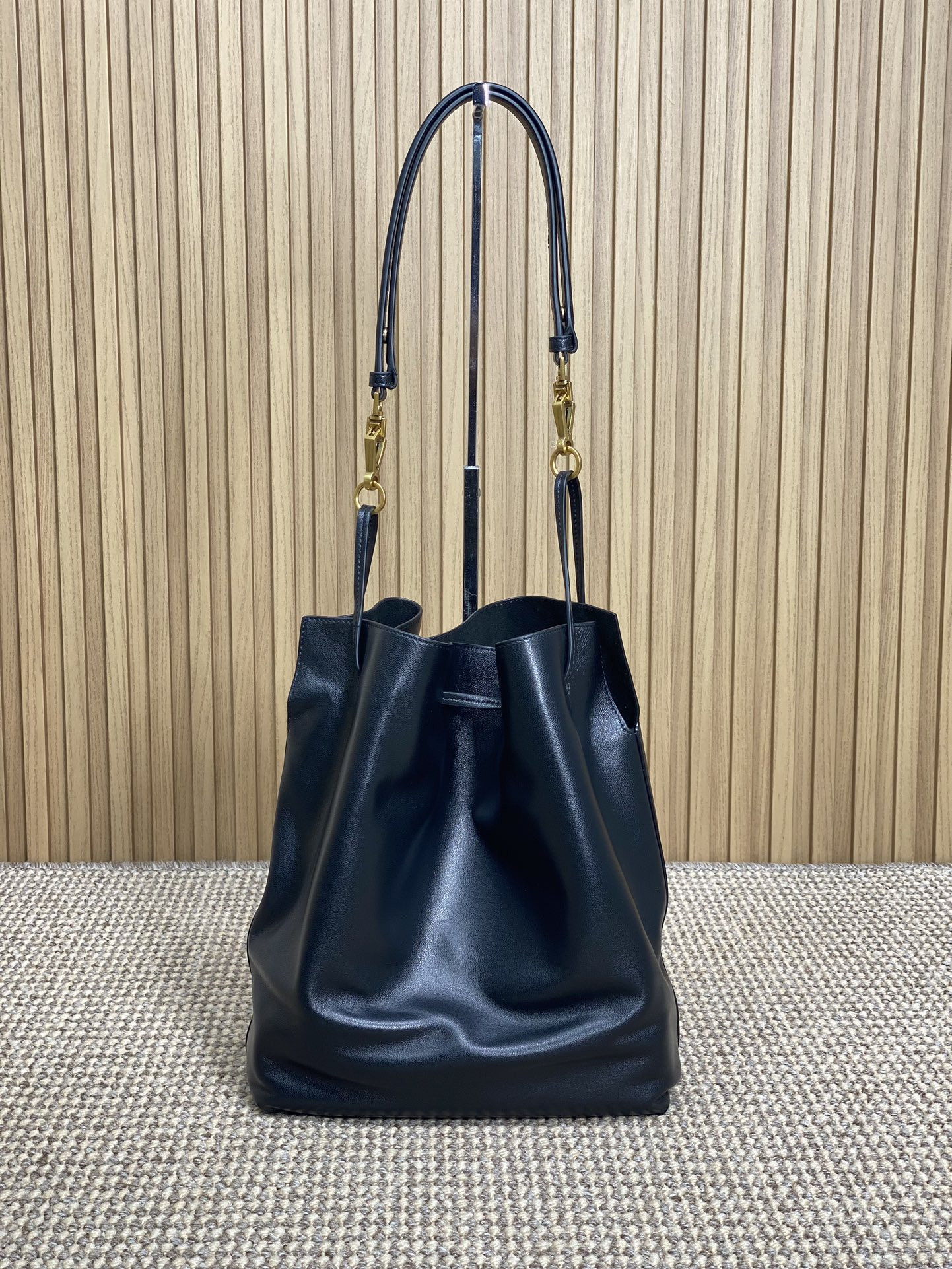 Y*L paris vii pochon in lambskin 24x30x12cm