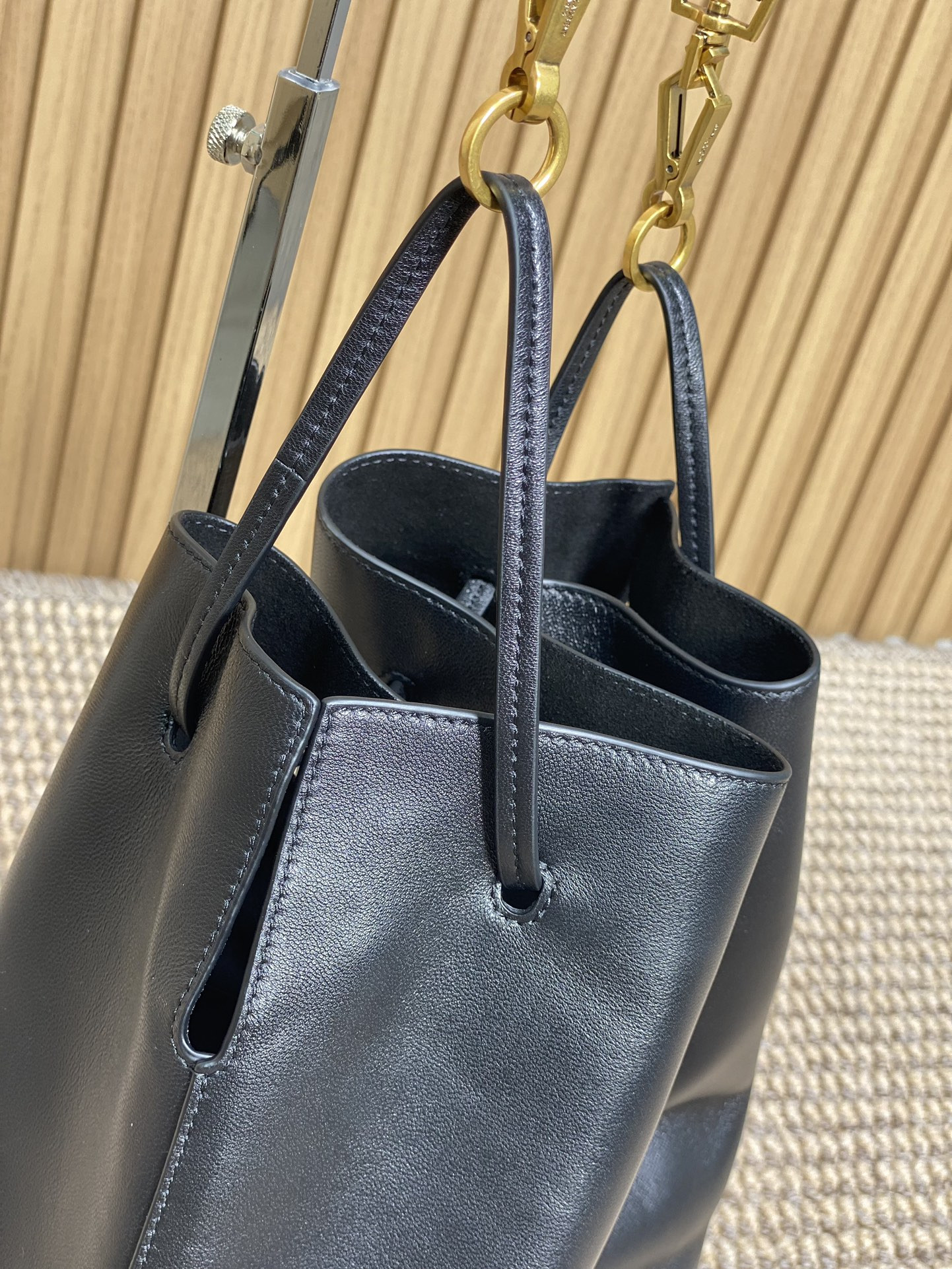 Y*L paris vii pochon in lambskin 24x30x12cm