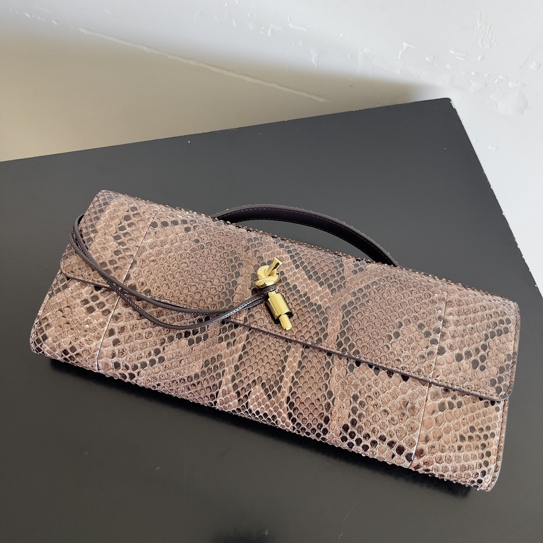 bo*te*ga Ve*ne*ta andiamo clutch 31x13x3cm