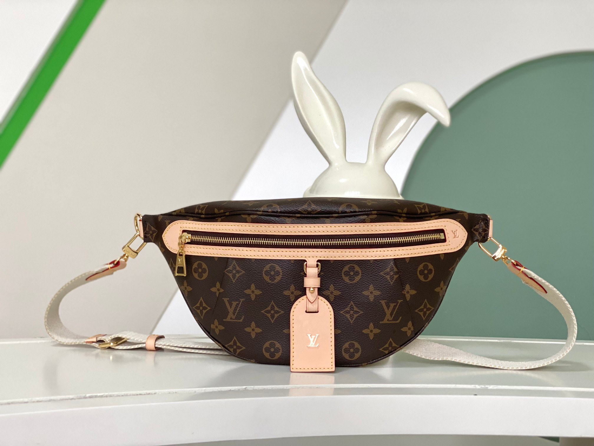 LV High Rise M46784 15 x 6.3 x 3.1 inches