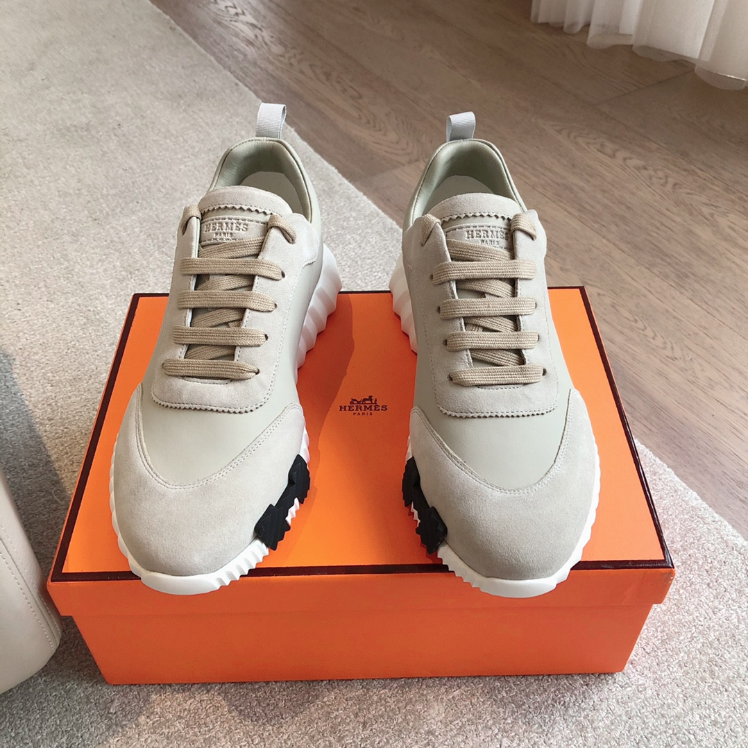 ua H**mes bouncing sneaker