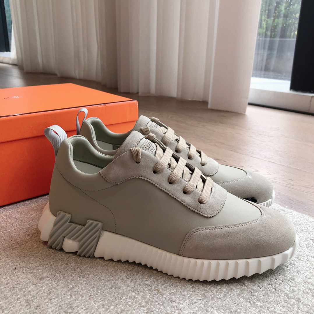 ua H**mes bouncing sneaker
