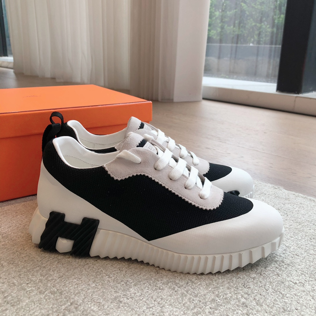 ua H**mes bouncing sneaker