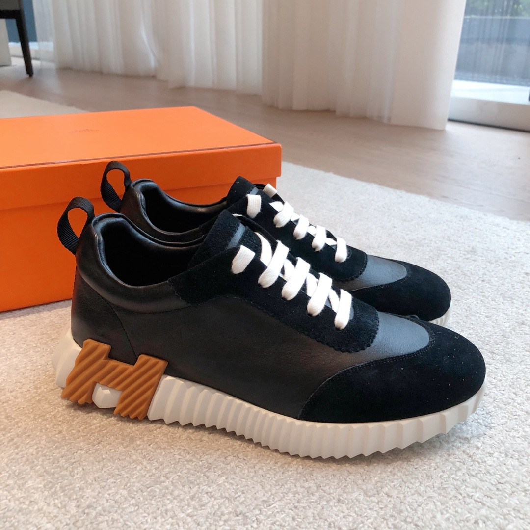 ua H**mes bouncing sneaker
