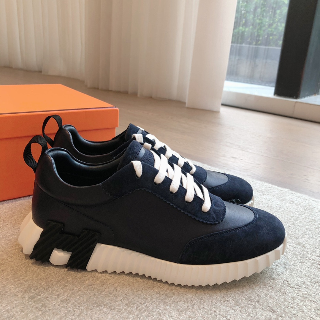 ua H**mes bouncing sneaker