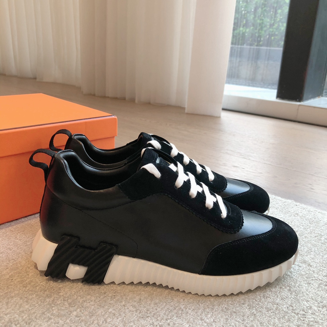 ua H**mes bouncing sneaker