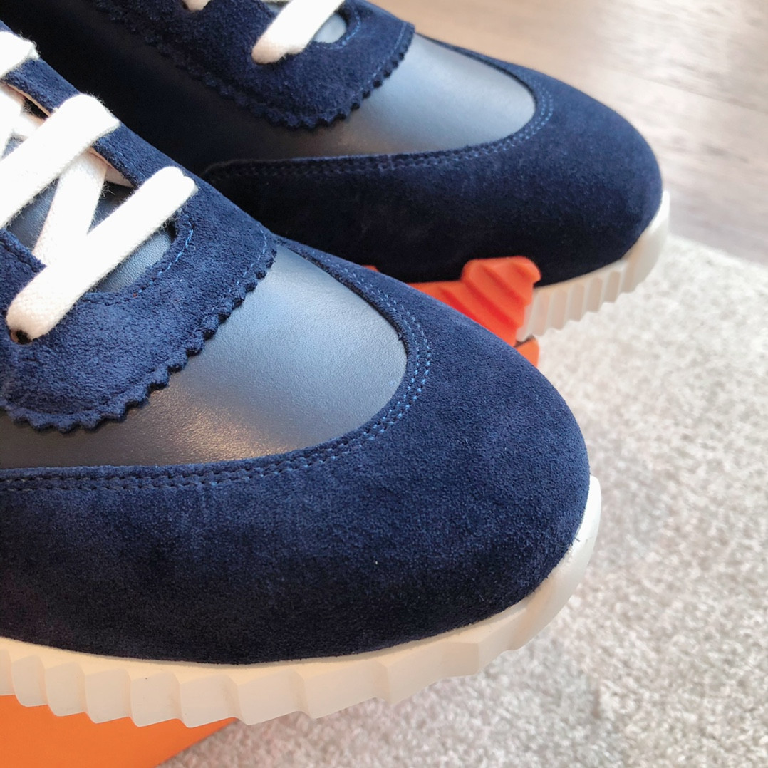 ua H**mes bouncing sneaker