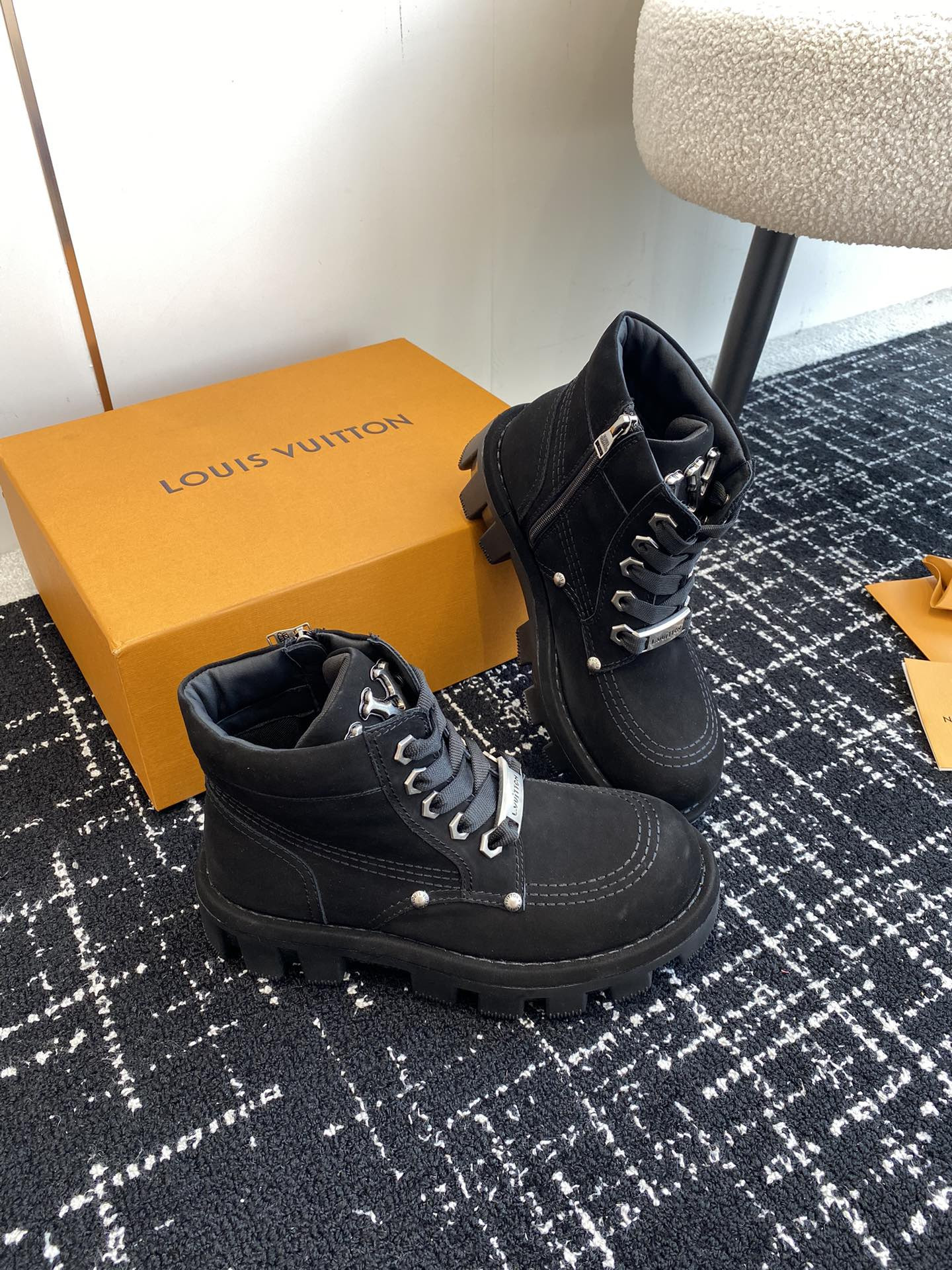 UA LV Boot
