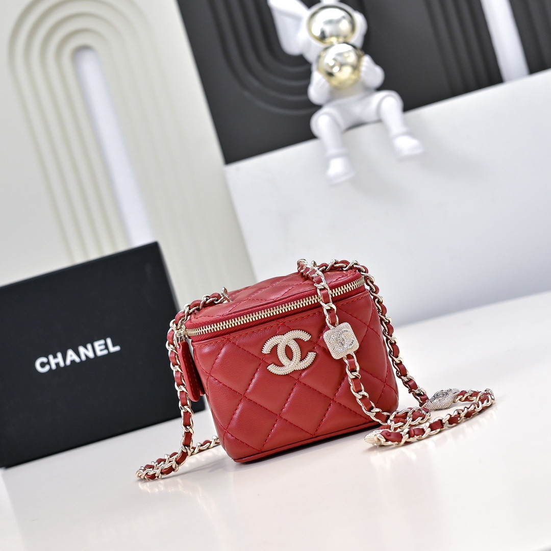 Ch*el small vanity with chain 8.5x11x7cm