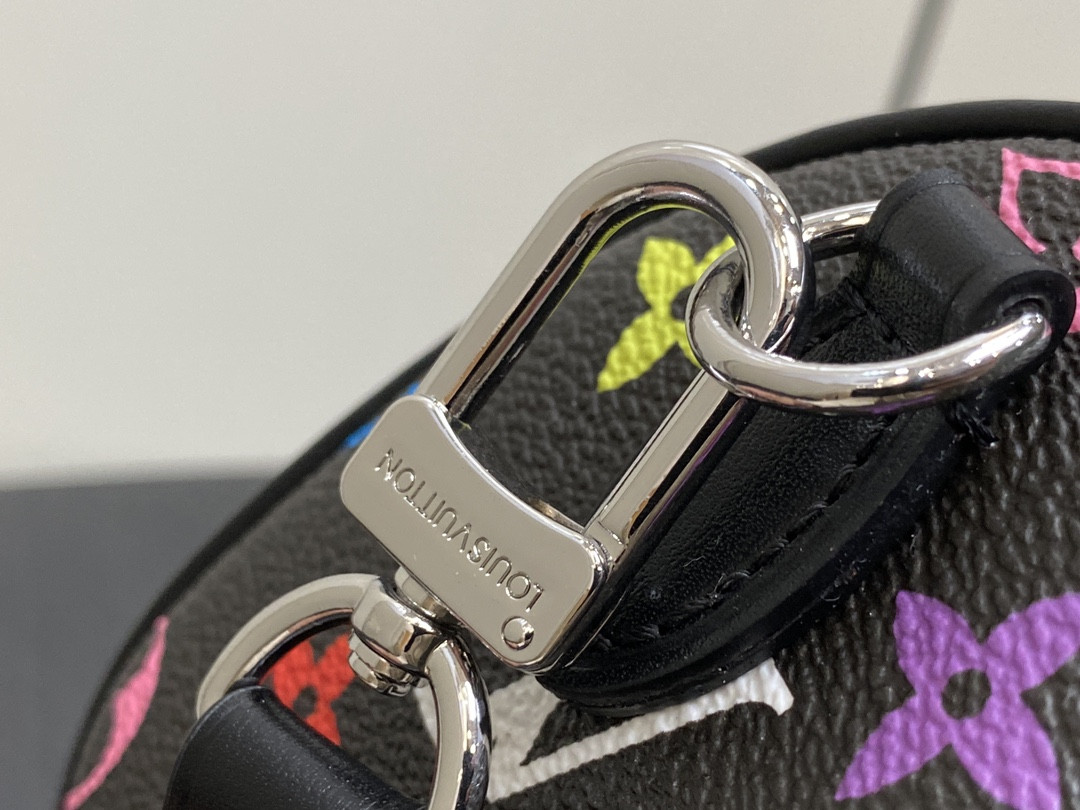 LV NANO SPEEDY M13391 Black 16x11x9cm