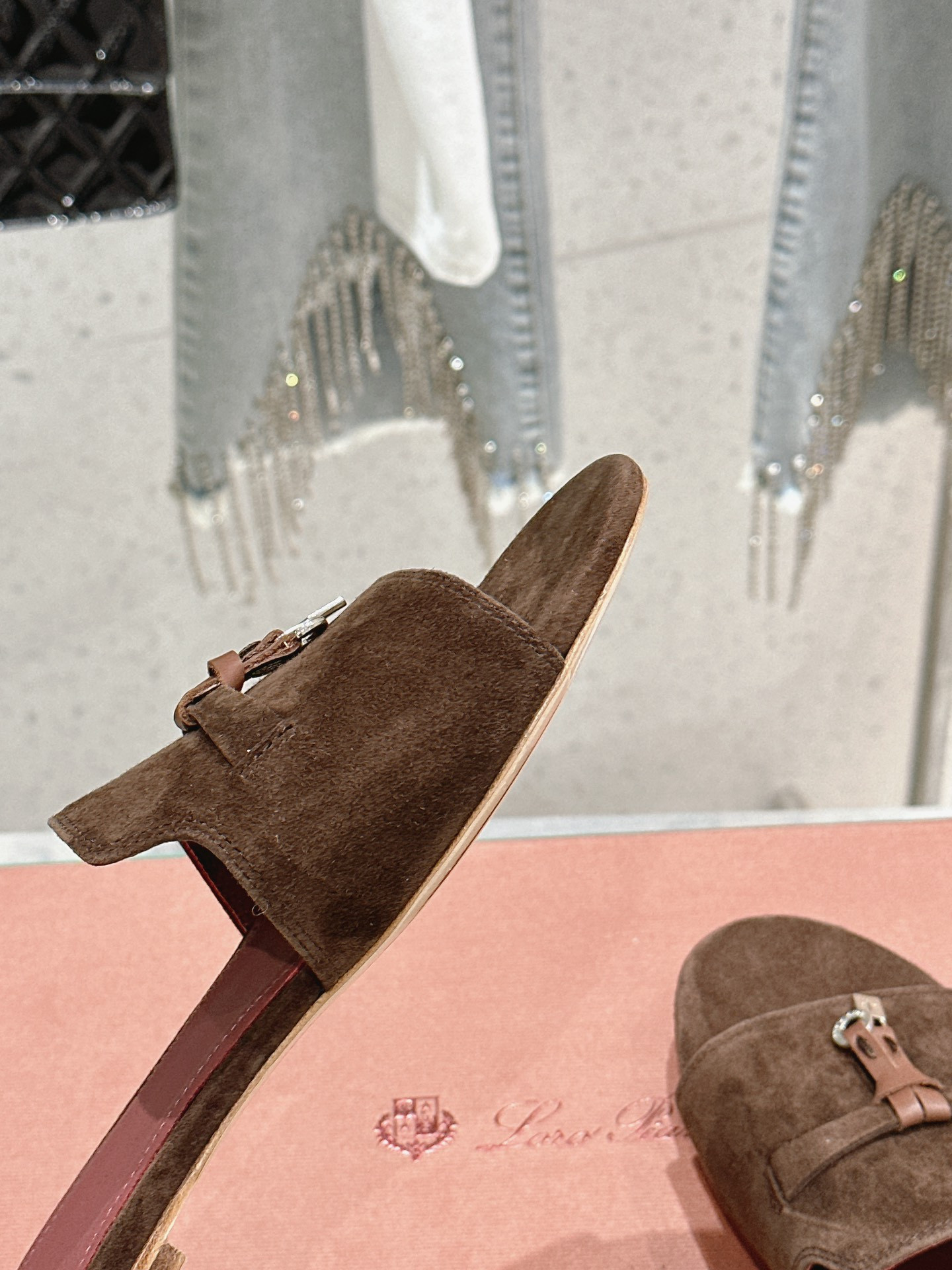 ua L**o p*ana summer charms sandal
