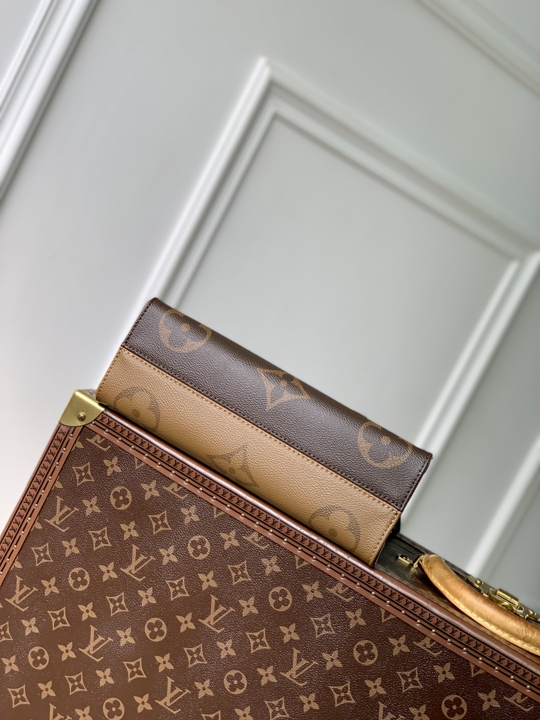 LV On the Go EW Chain M14236 25x13x10cm