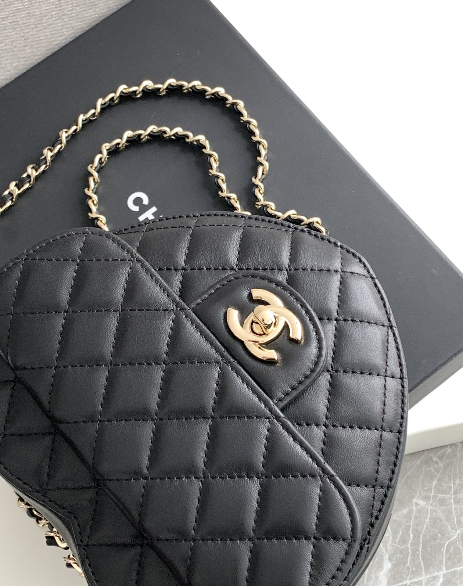 Ch*el 22cc love bag as3191 18x16.5x6.5cm