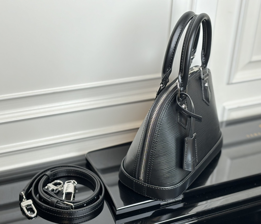 LV Alma BB M24645 23.5 x 17.5 x 11.5 cm