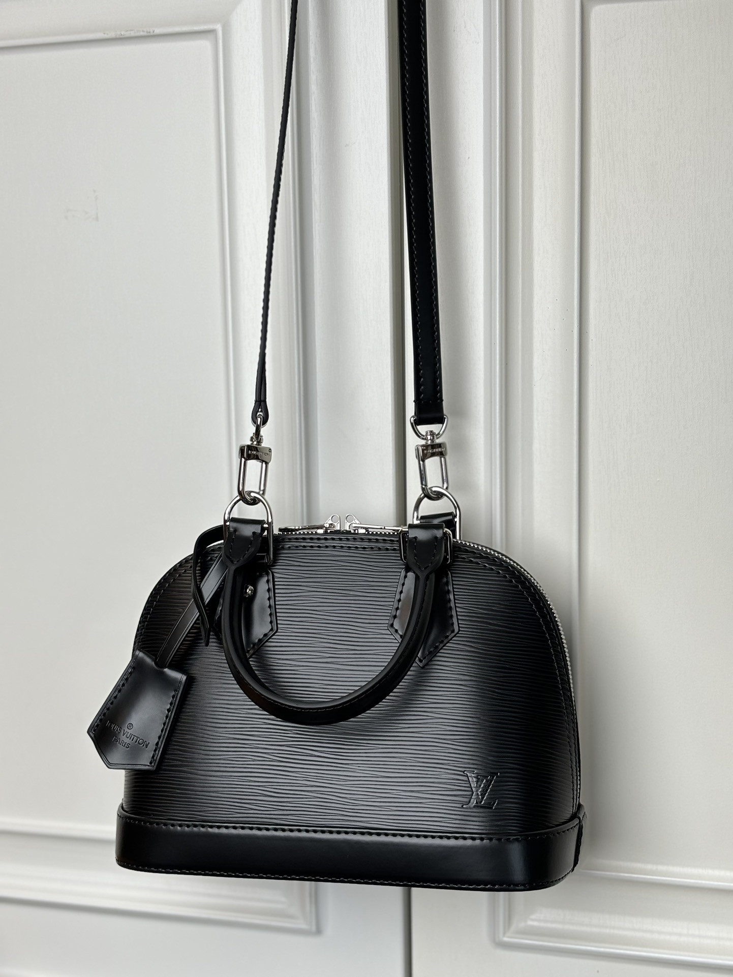 LV Alma BB M24645 23.5 x 17.5 x 11.5 cm