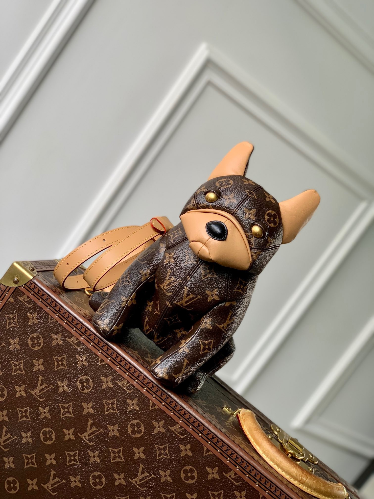 LV Pooch Bag M12617 18 x 28 x 19 cm