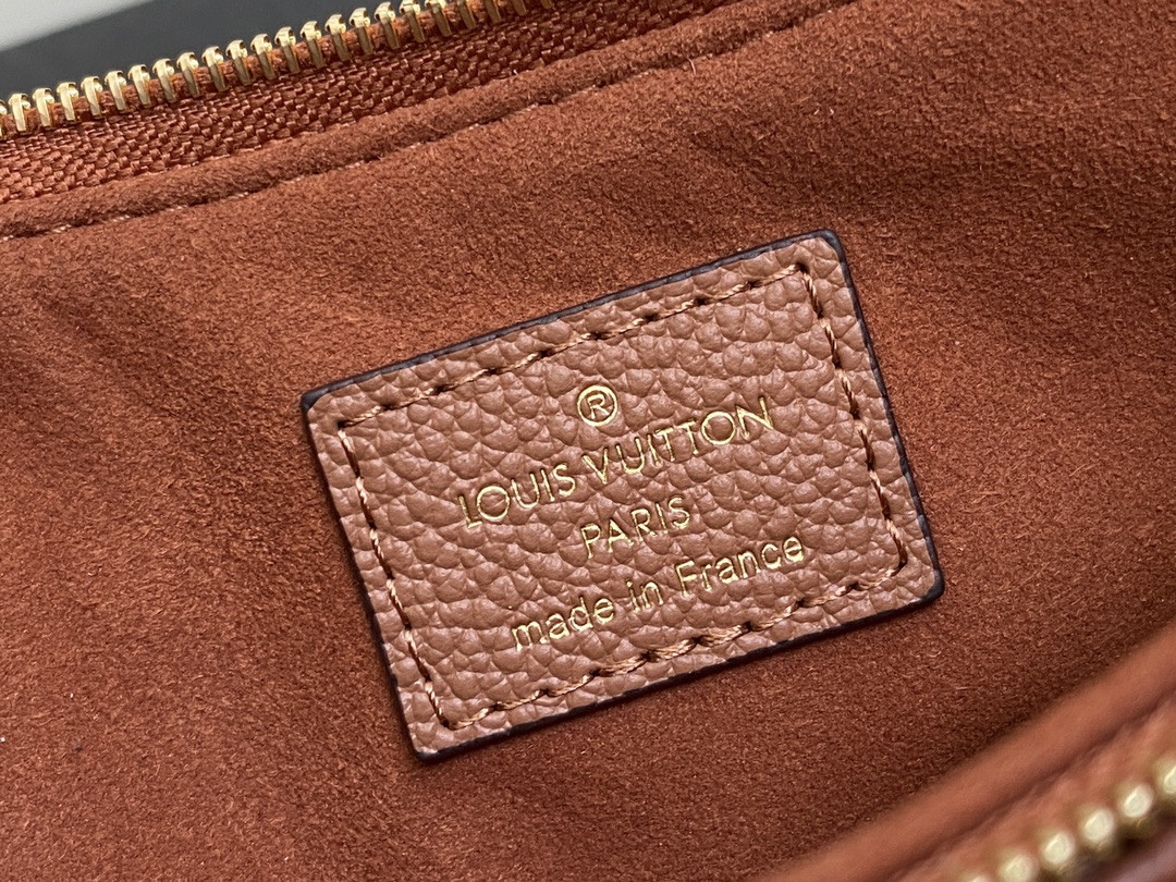 LV Liv Pochette M11916 24.3×13.5×6.5cm