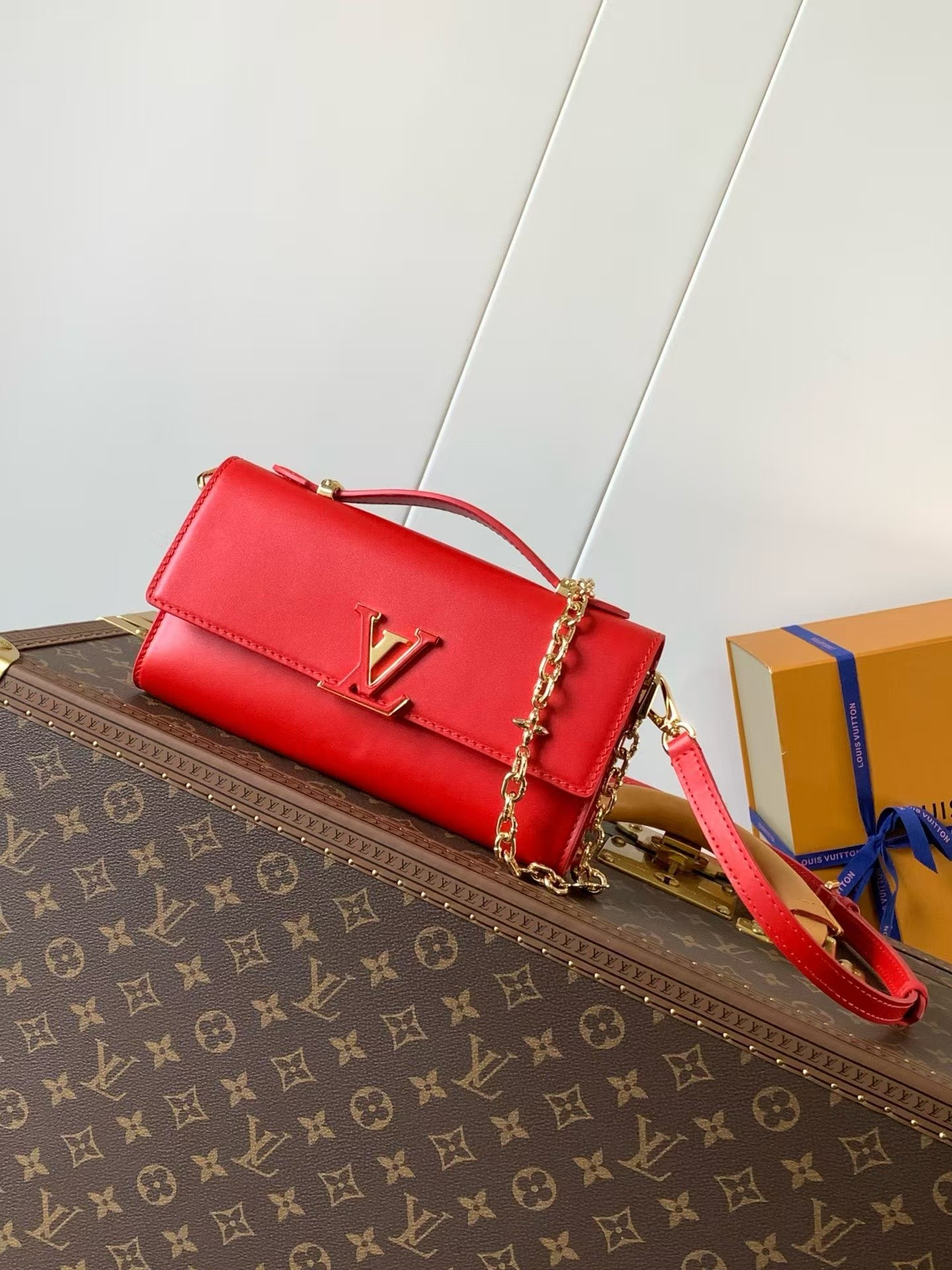 LV Wallet On Chain Capucines M12405 23x12x4cm