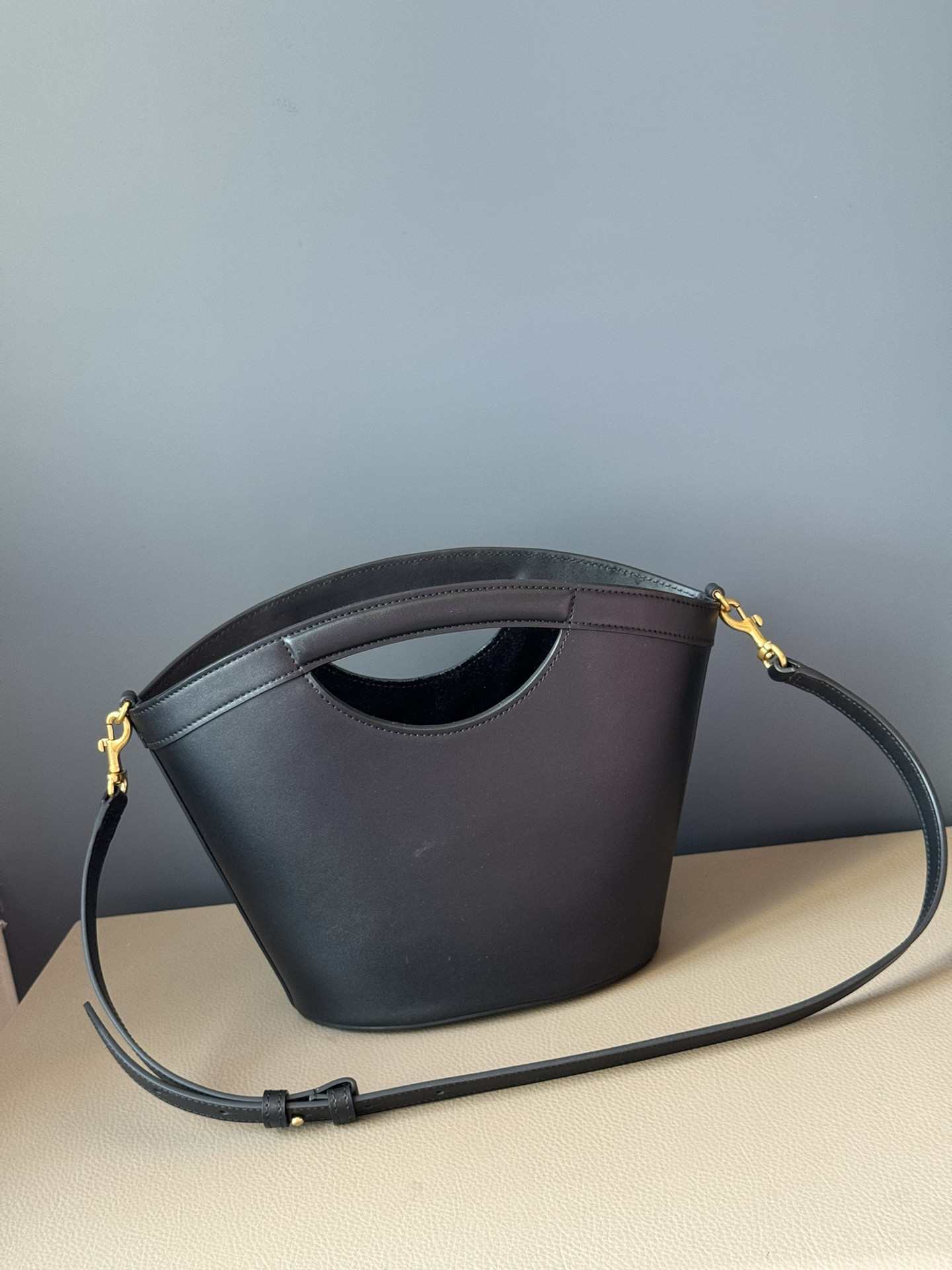 Y*L celia mini tote (smooth leather) 29x19.5x10cm