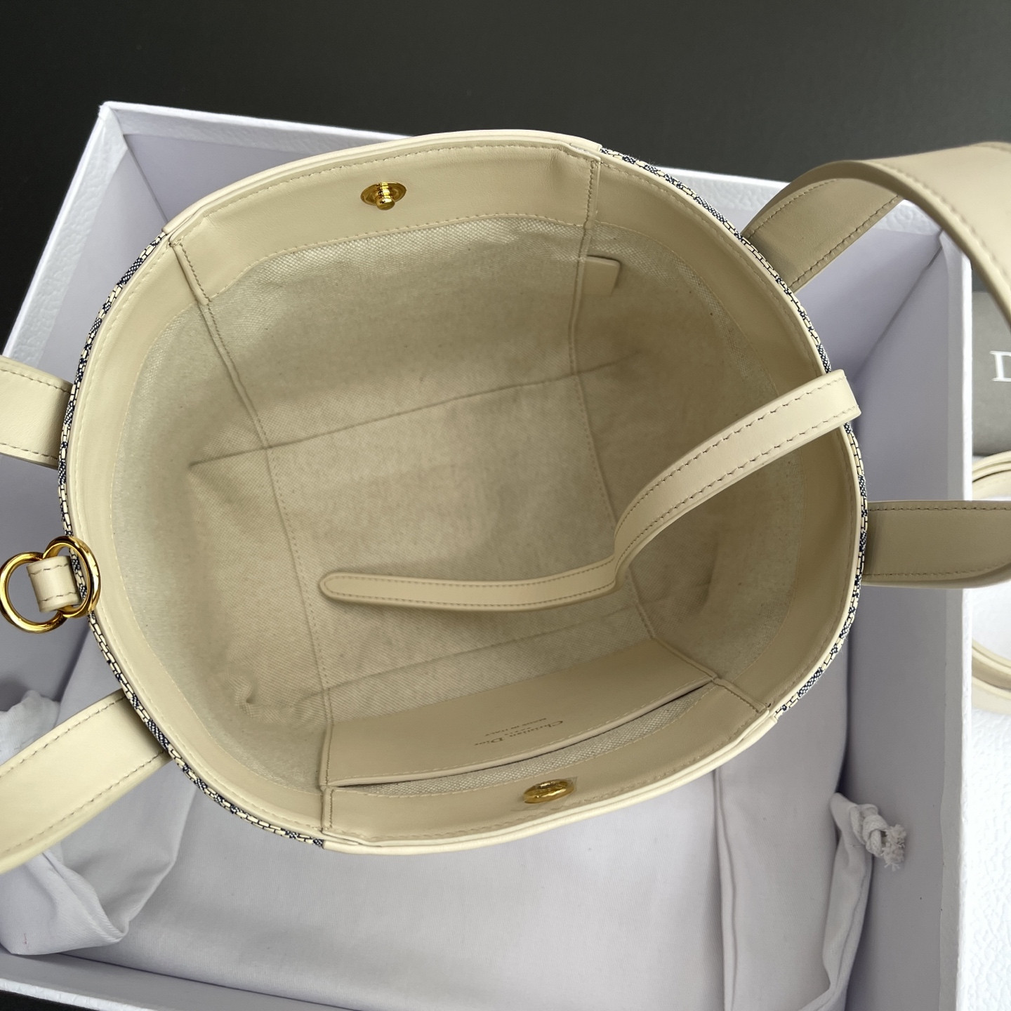 D*or small signature bucket bag 21x19x11cm