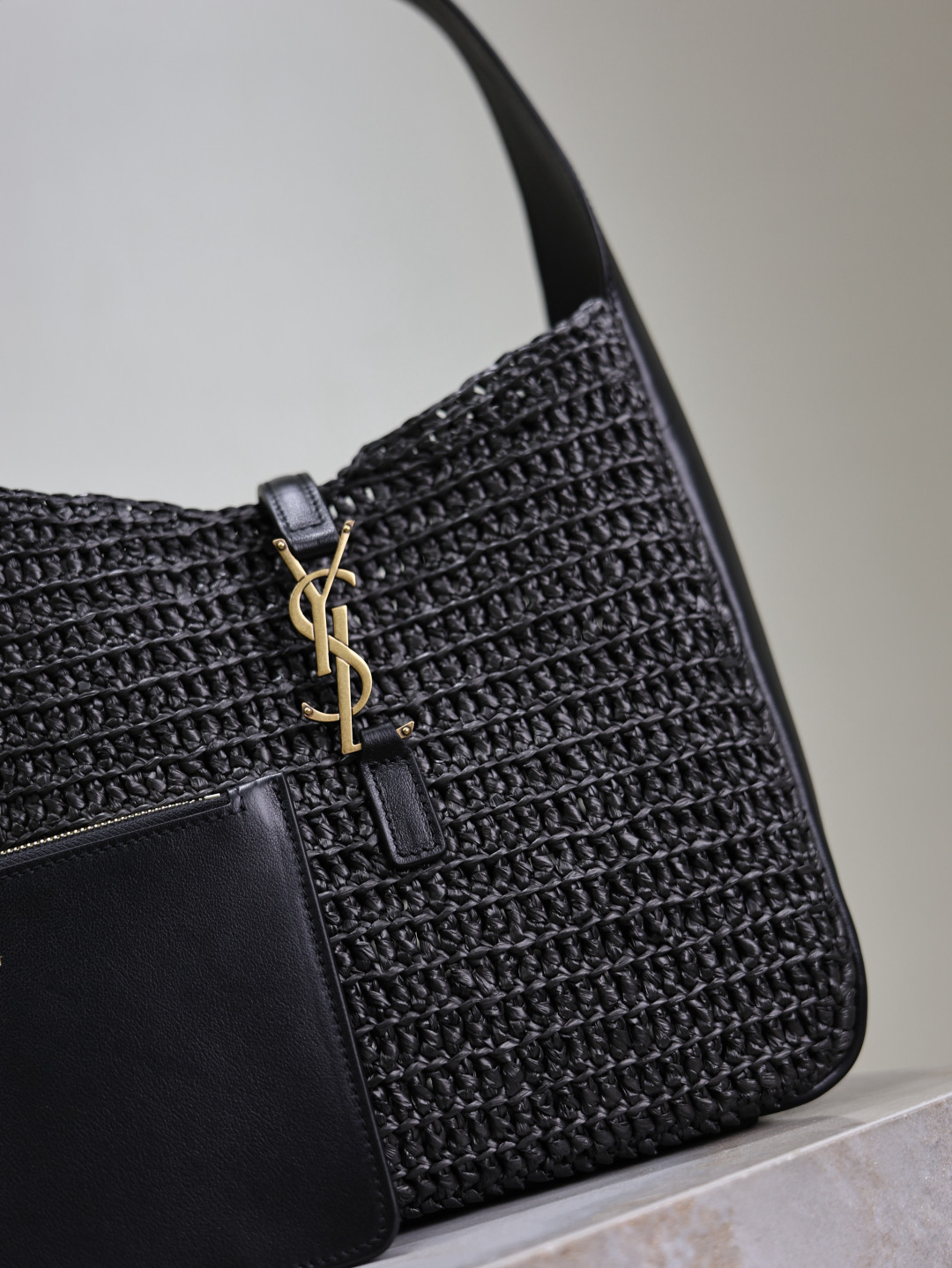 Y*L le 5 À 7 soft small (raffia/leather) 22x22x7-9cm