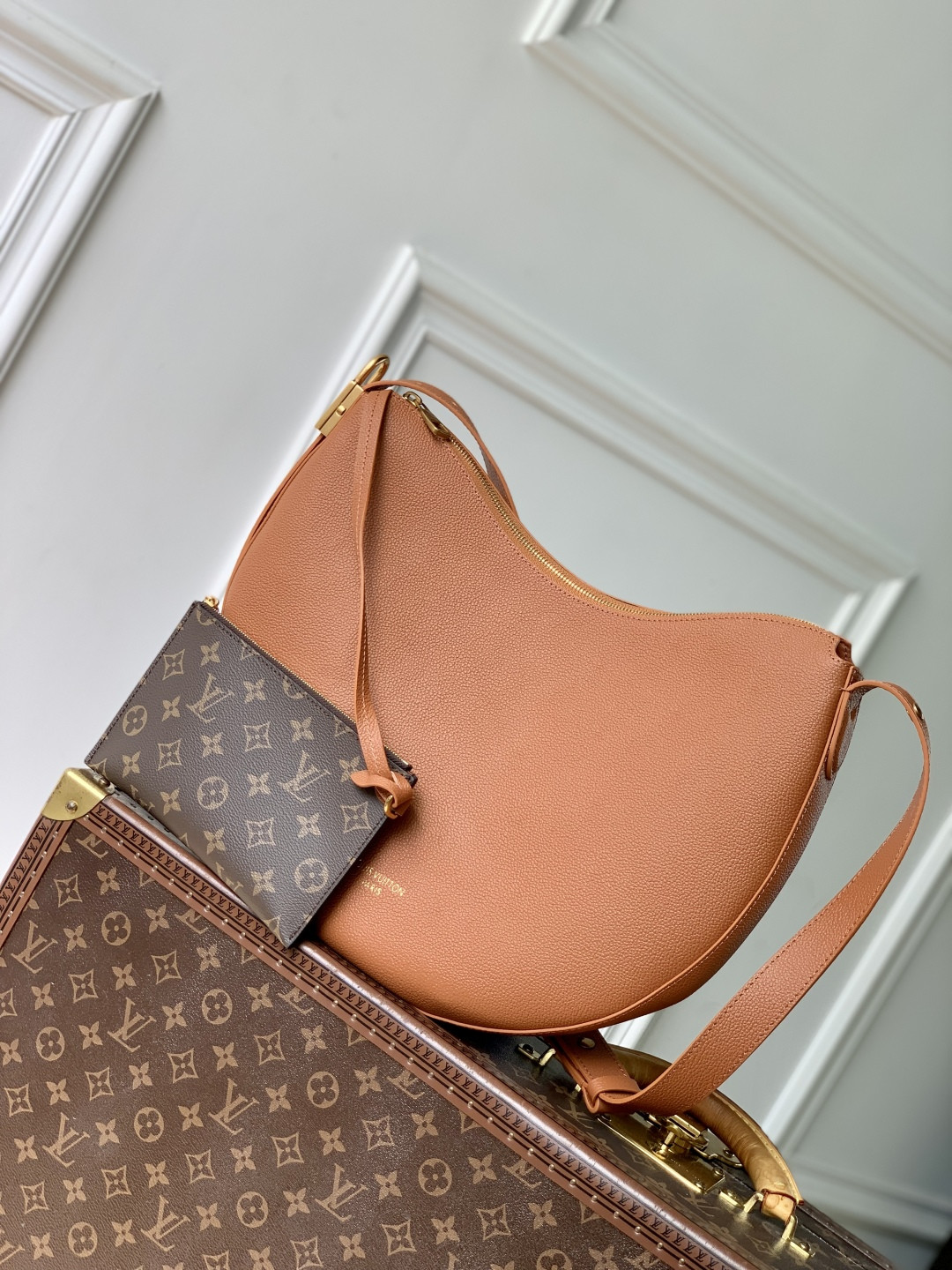 LV Low Key Cookie MM M14642 32x26x5cm