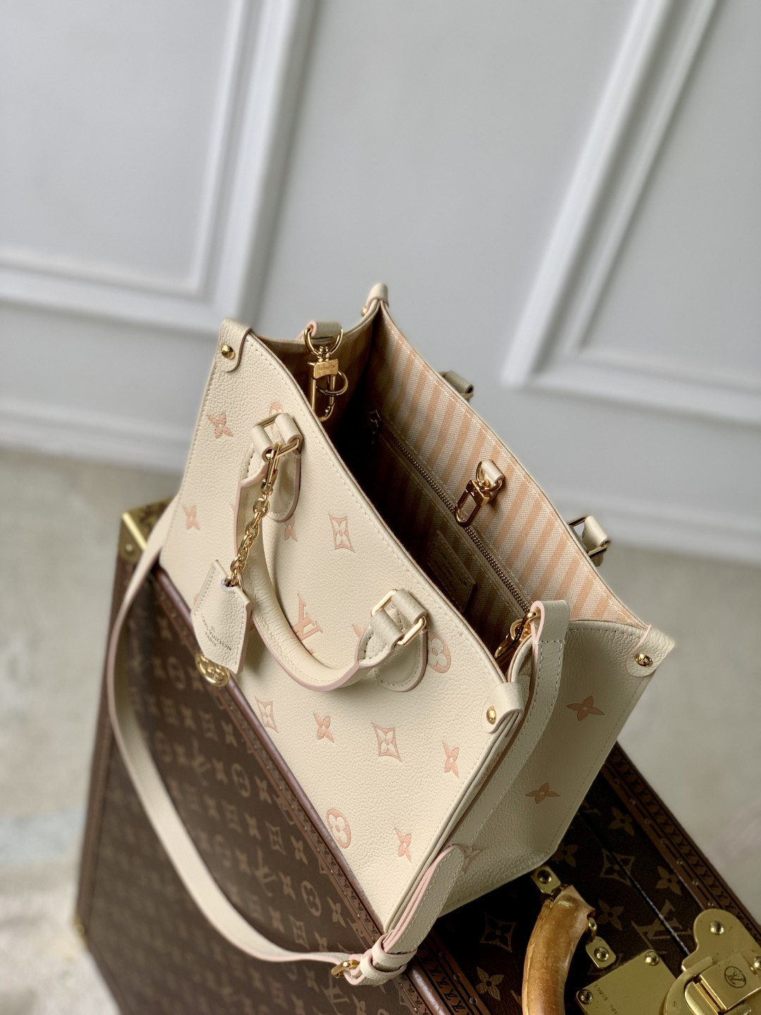 LV OnTheGo PM M14403 25x19x11.5cm