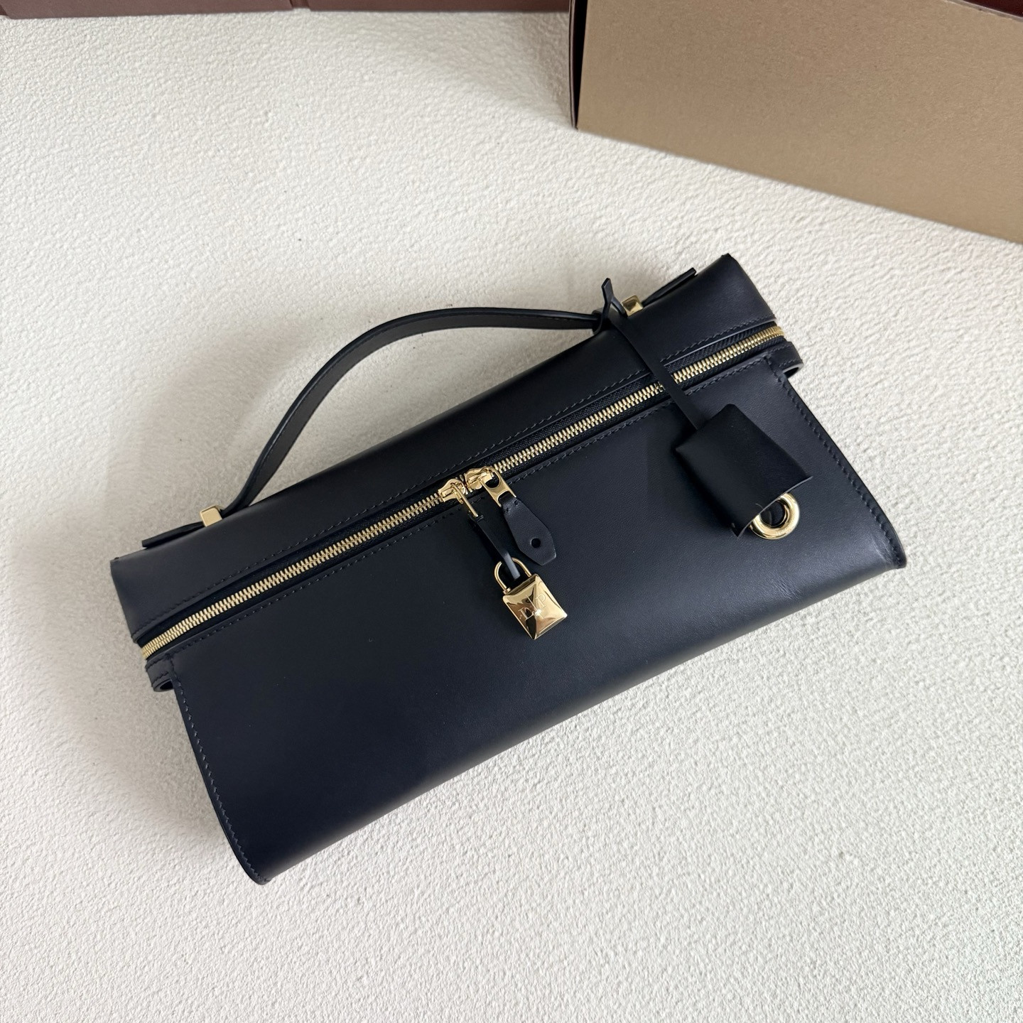 L**o p*ana extra clutch l29 29x14x3cm