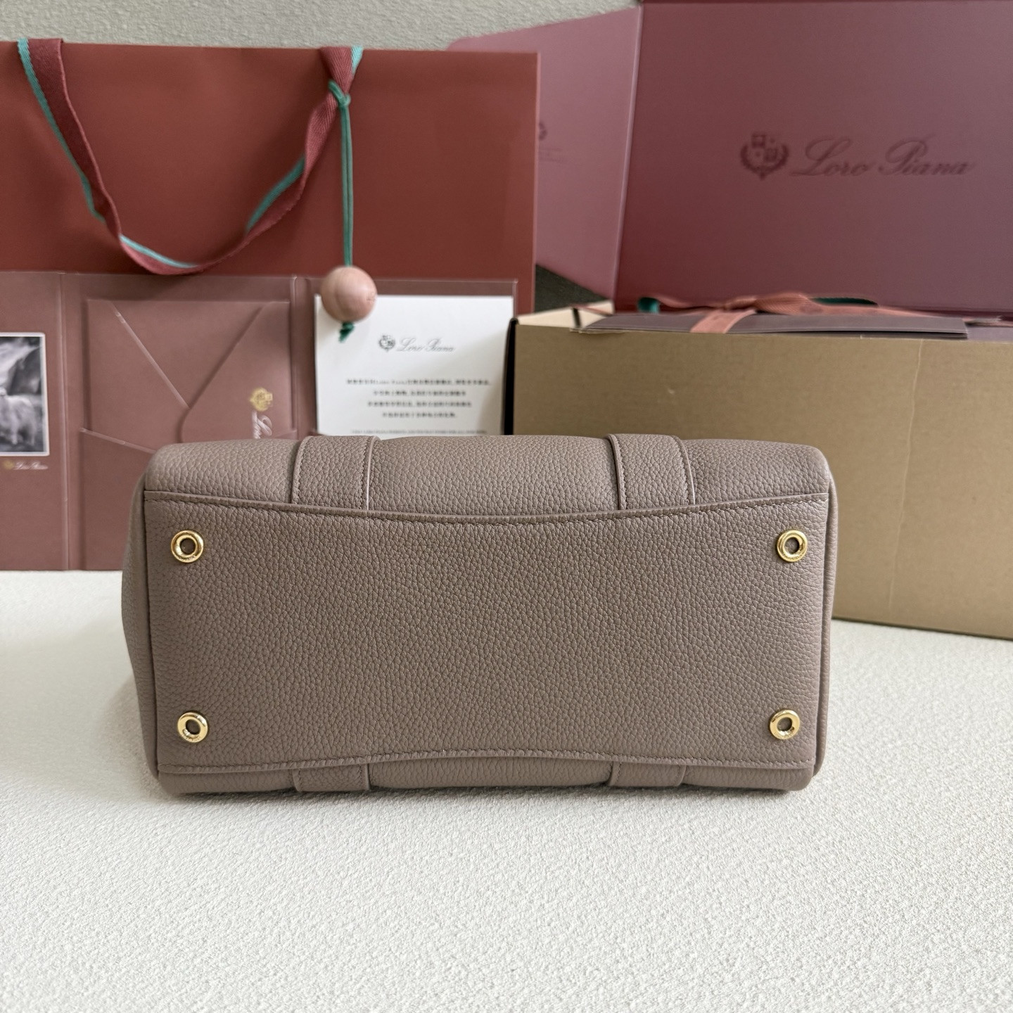 L**o p*ana loom l25 calfskin 25x18x12.5cm