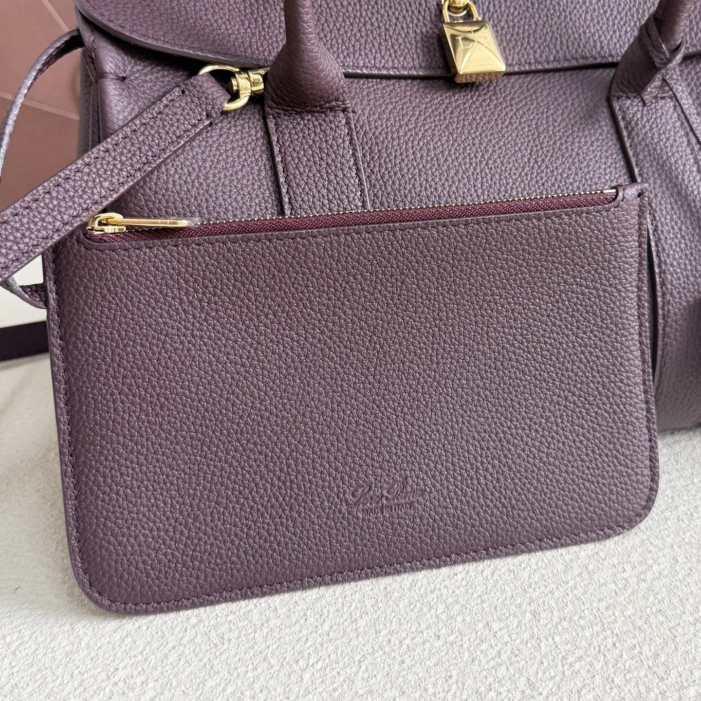 L**o p*ana loom l25 calfskin 25x18x12.5cm