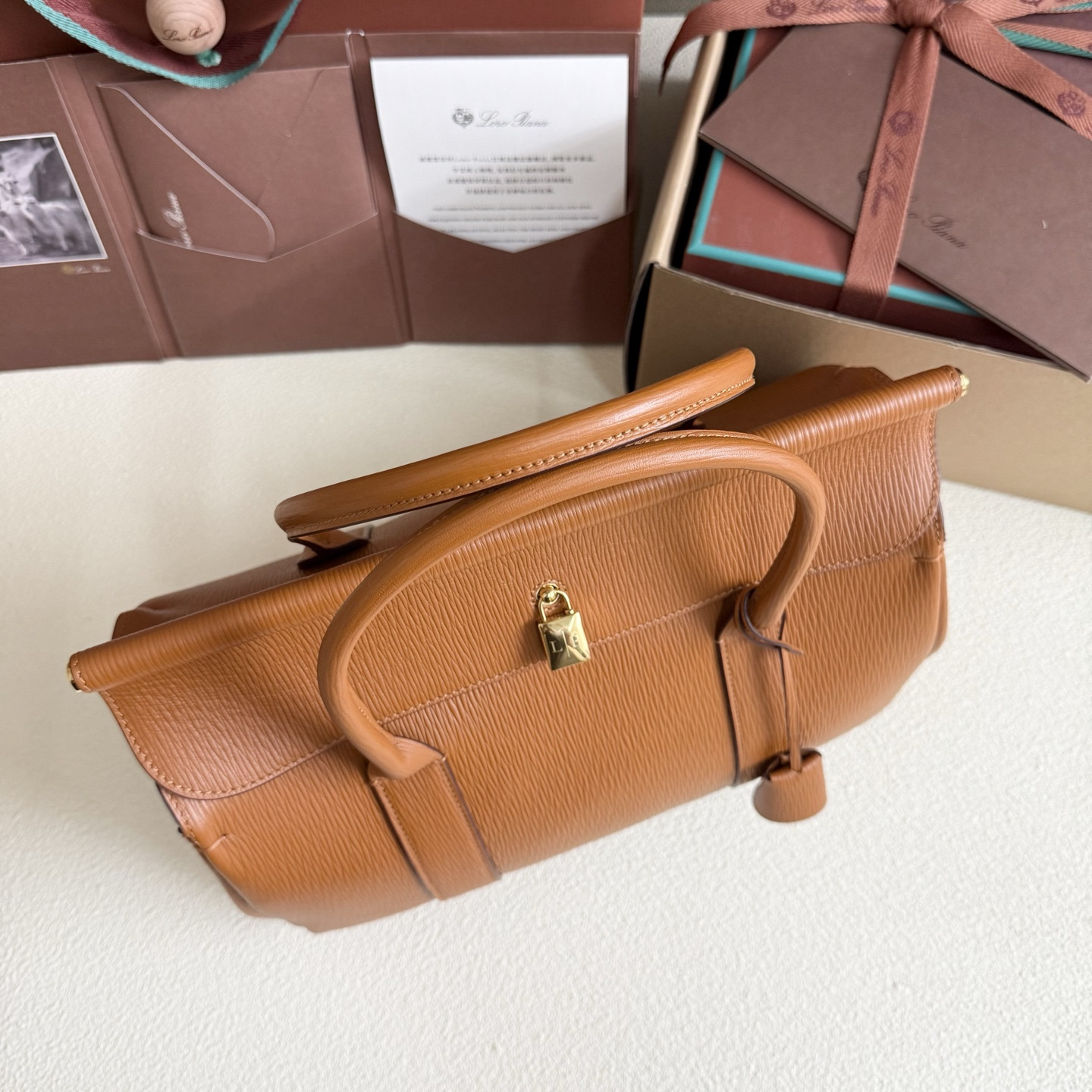 L**o p*ana loom l32 calfskin 33x23x18cm