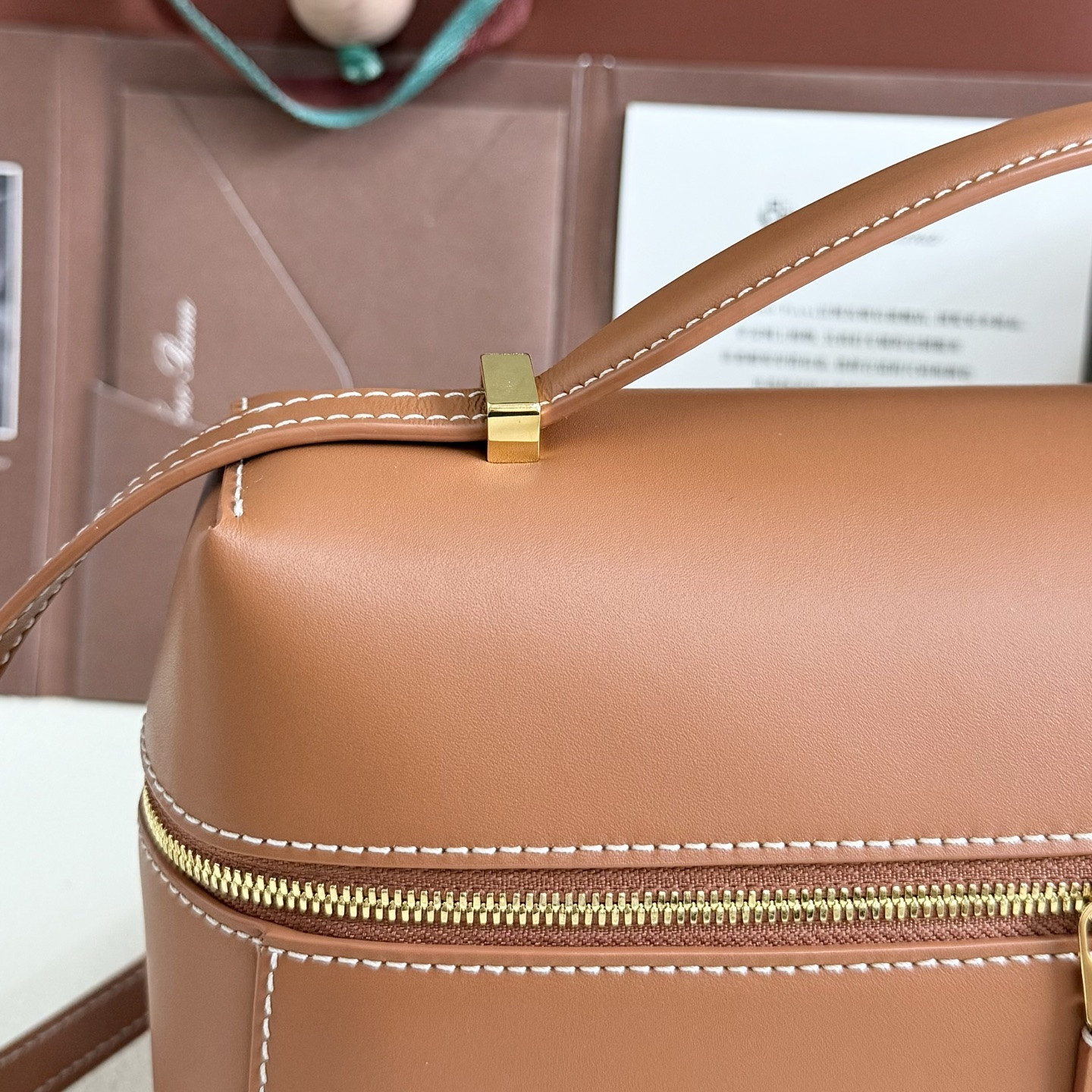 L**o p*ana extra pocket l27 calfskin 16x27x10cm