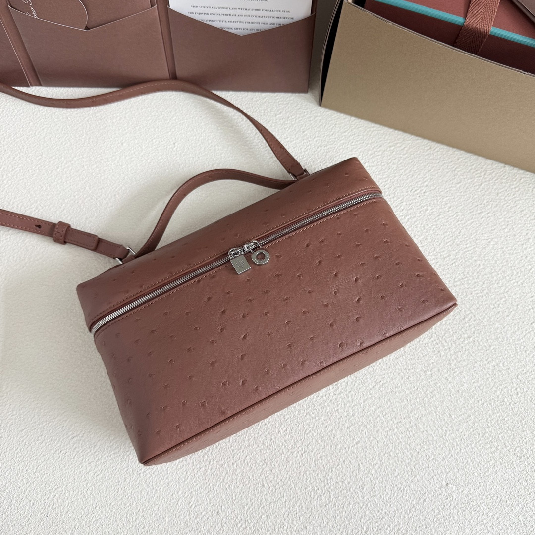 L**o p*ana extra pocket l27 ostrich-grained leather 16x27x10cm