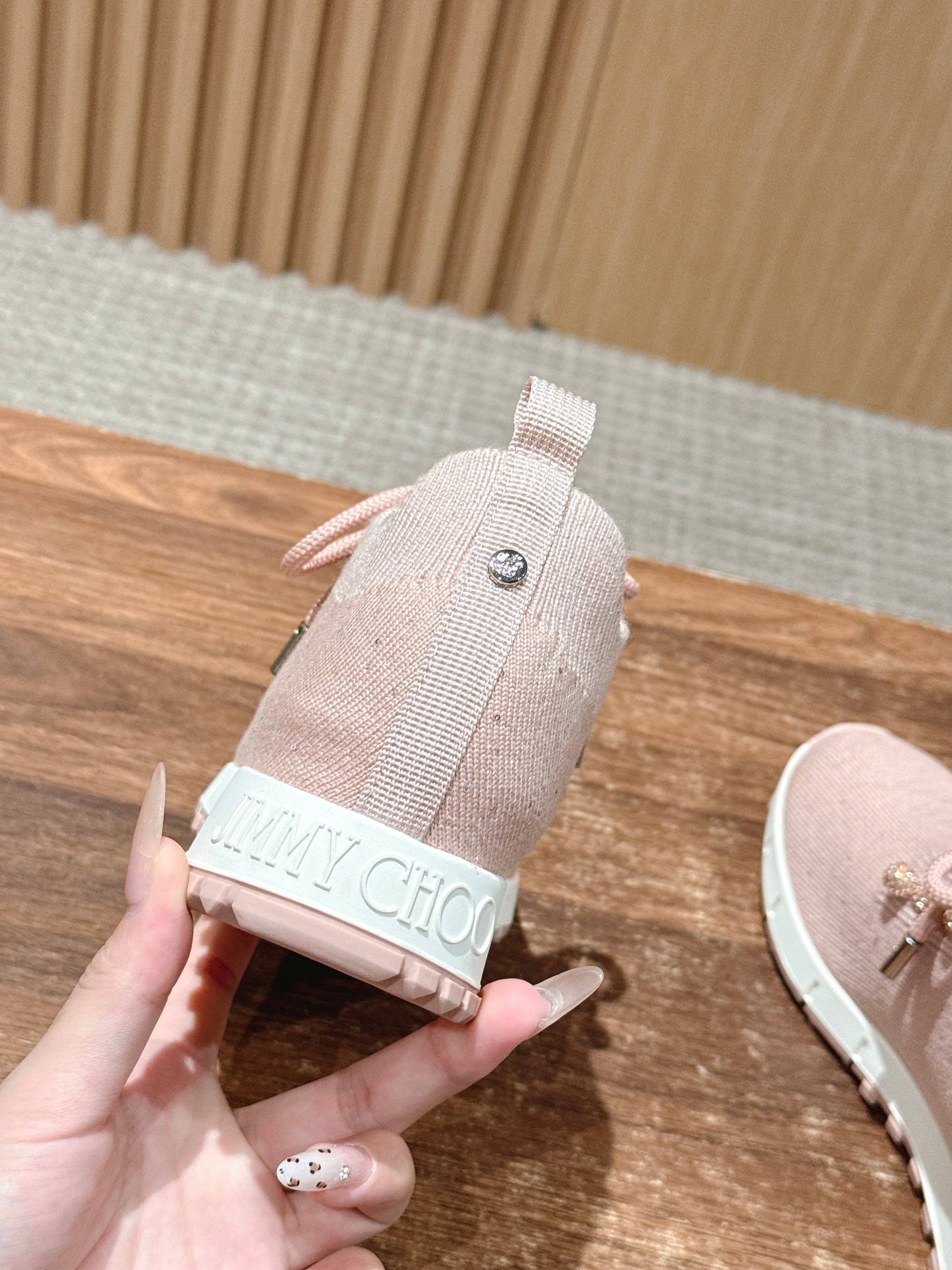 ua Ji*y Ch* casual sneakers