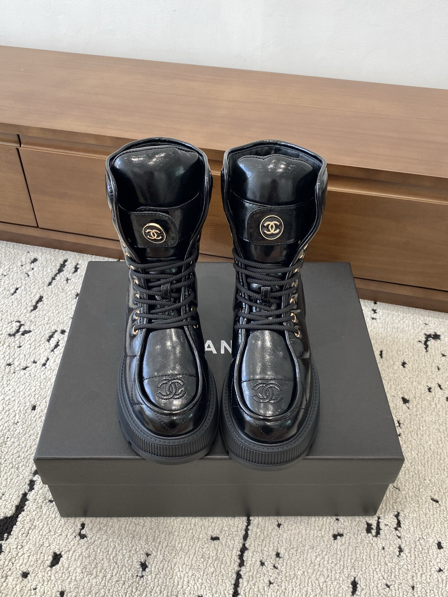 ua Ch*el boots