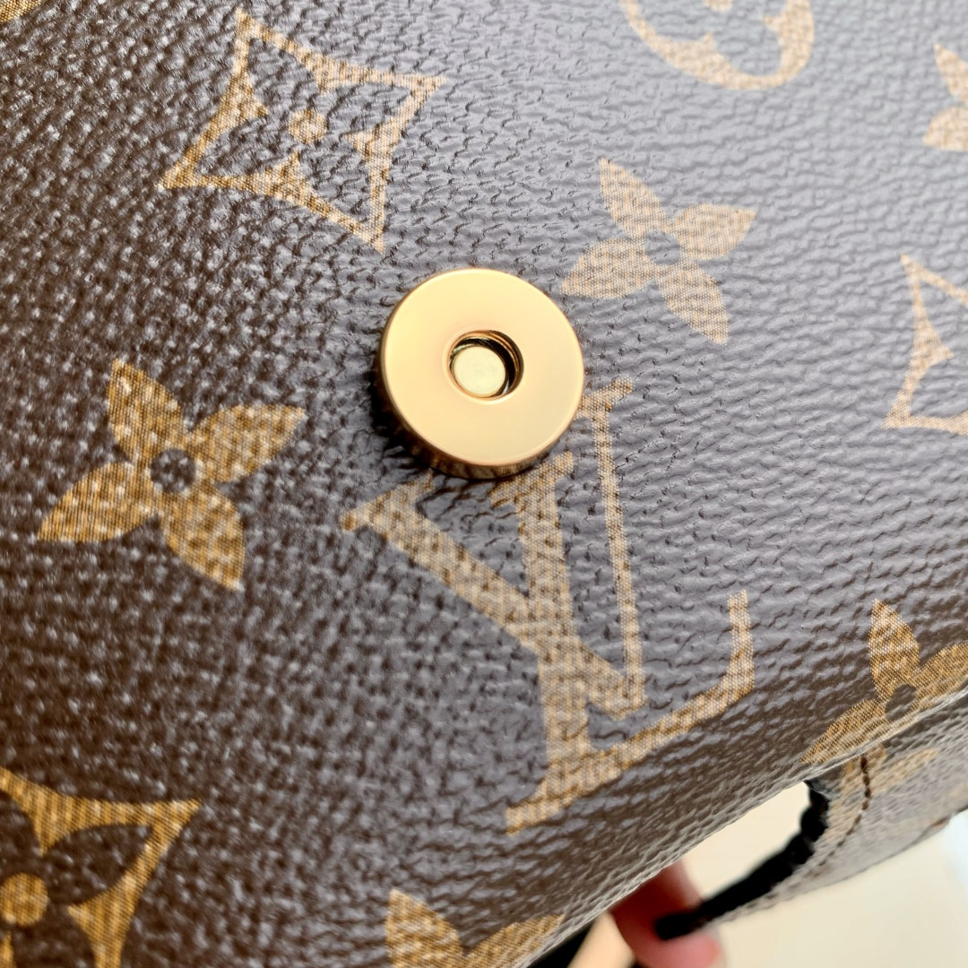 LV Wallet On Chain Ivy M15148 23.5x12x4.3cm