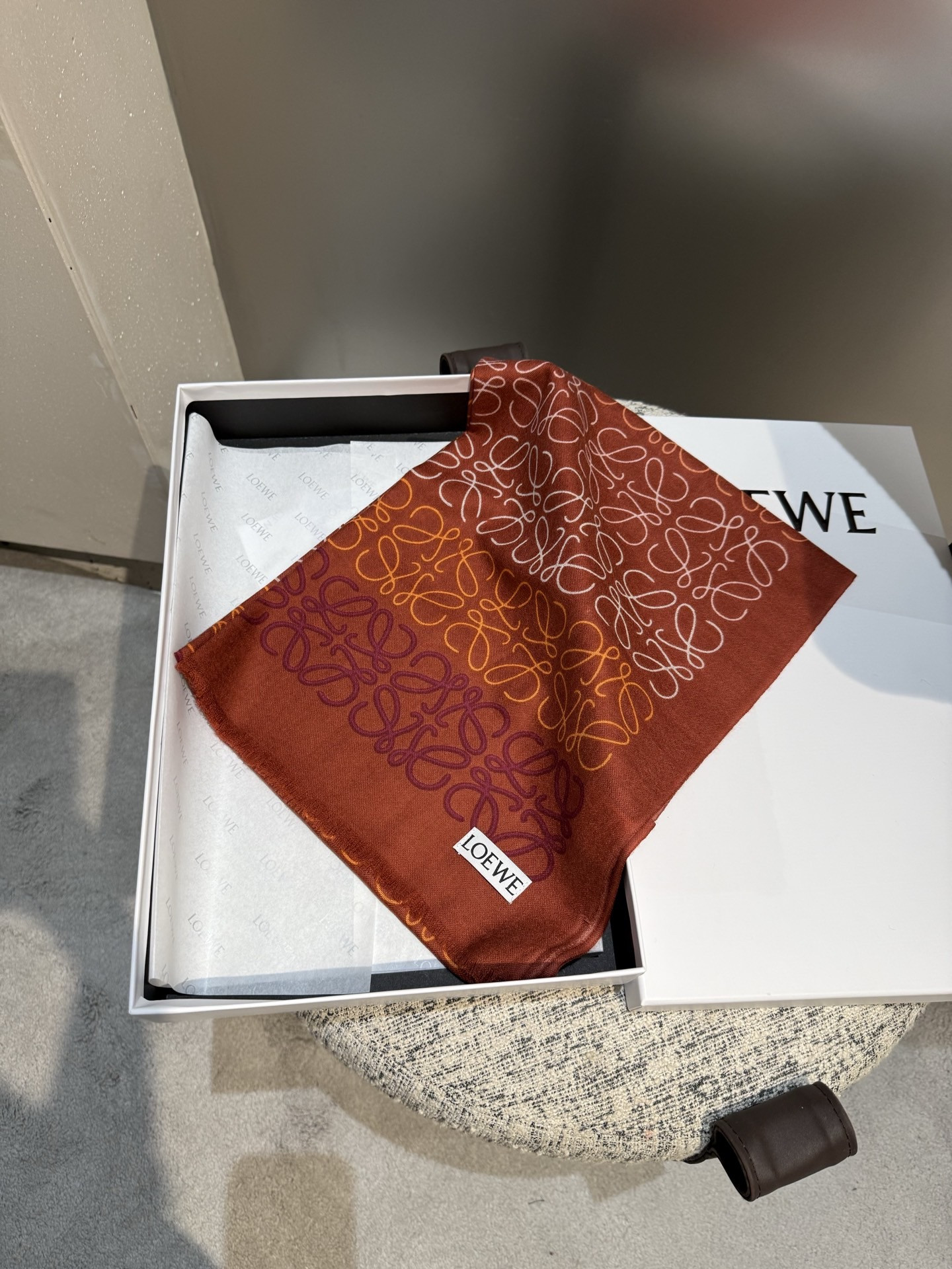 L0ew* scarf 45x180cm