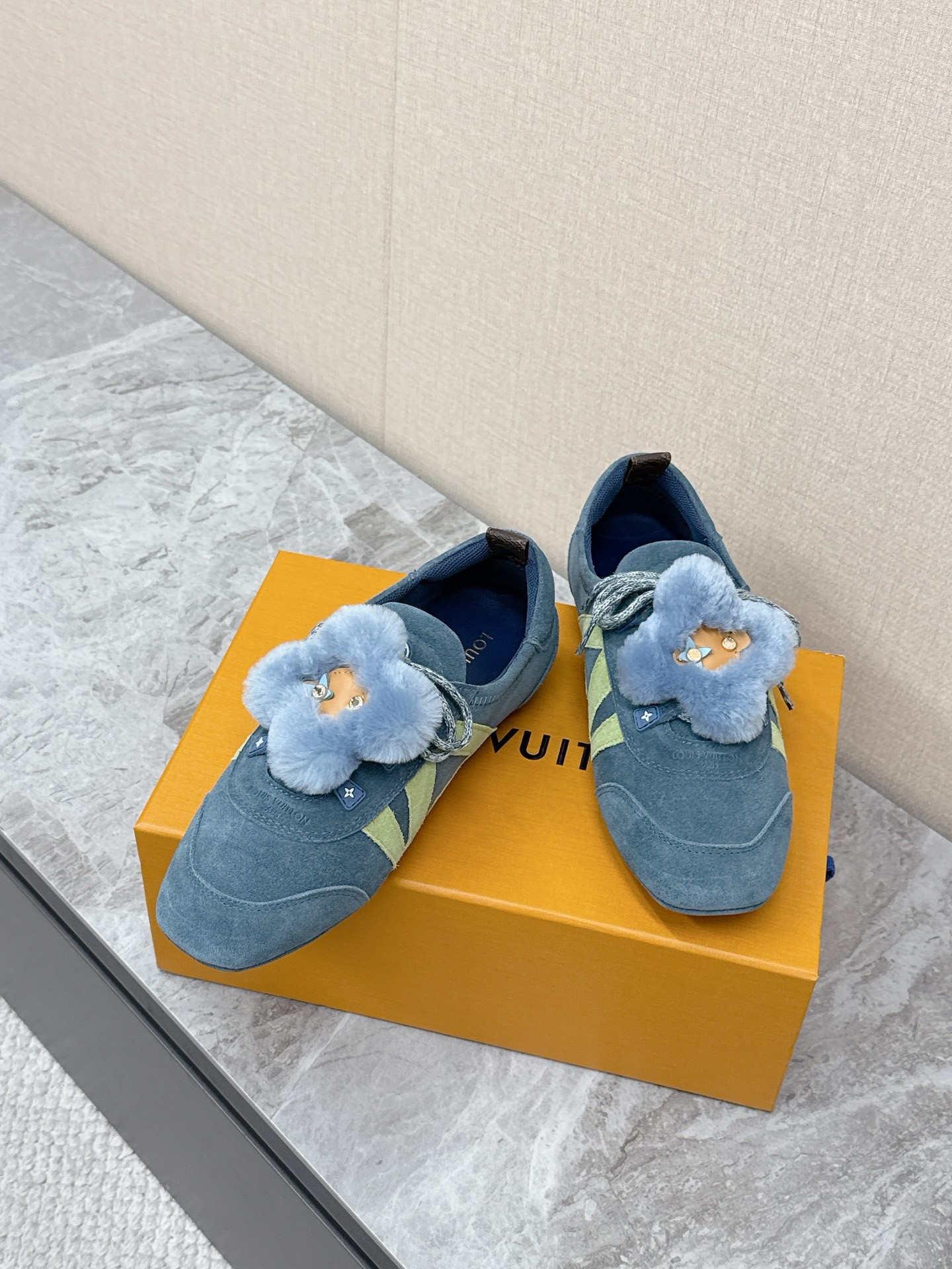 UA LV Sneakerina