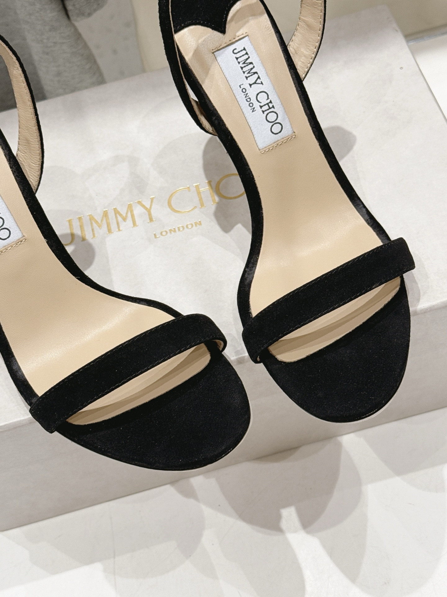 ua Ji*y Ch* jenn sandals