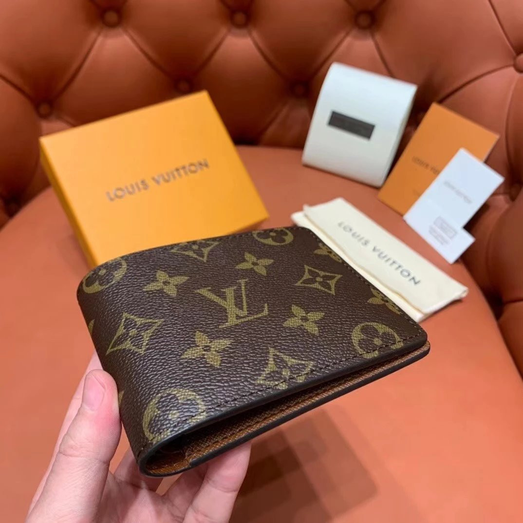 LV Christmas MULTIPLE WALLET M60895