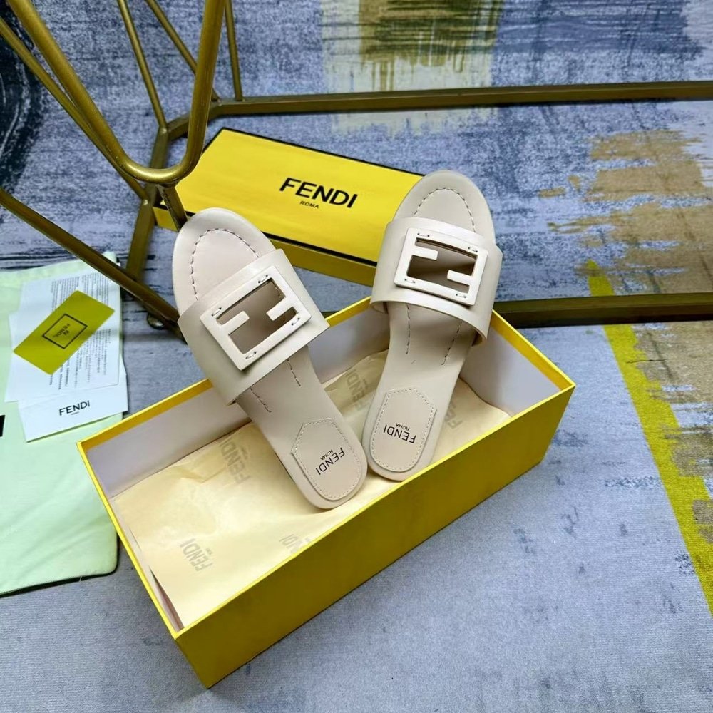 F**di Flat Skin Top Sandals Beige