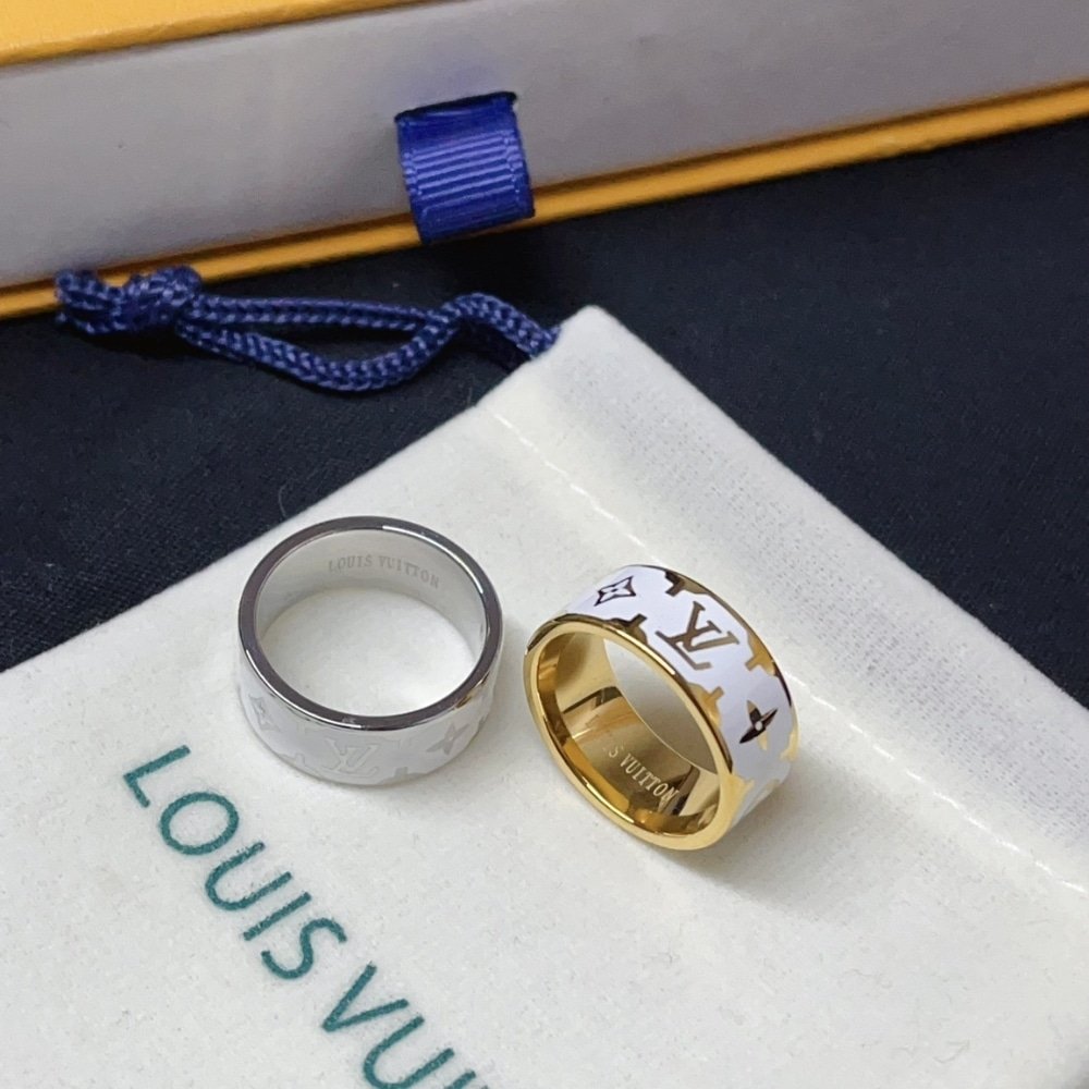 L0vis Vvtt0n Nanogram Enamel Ring White M1565S