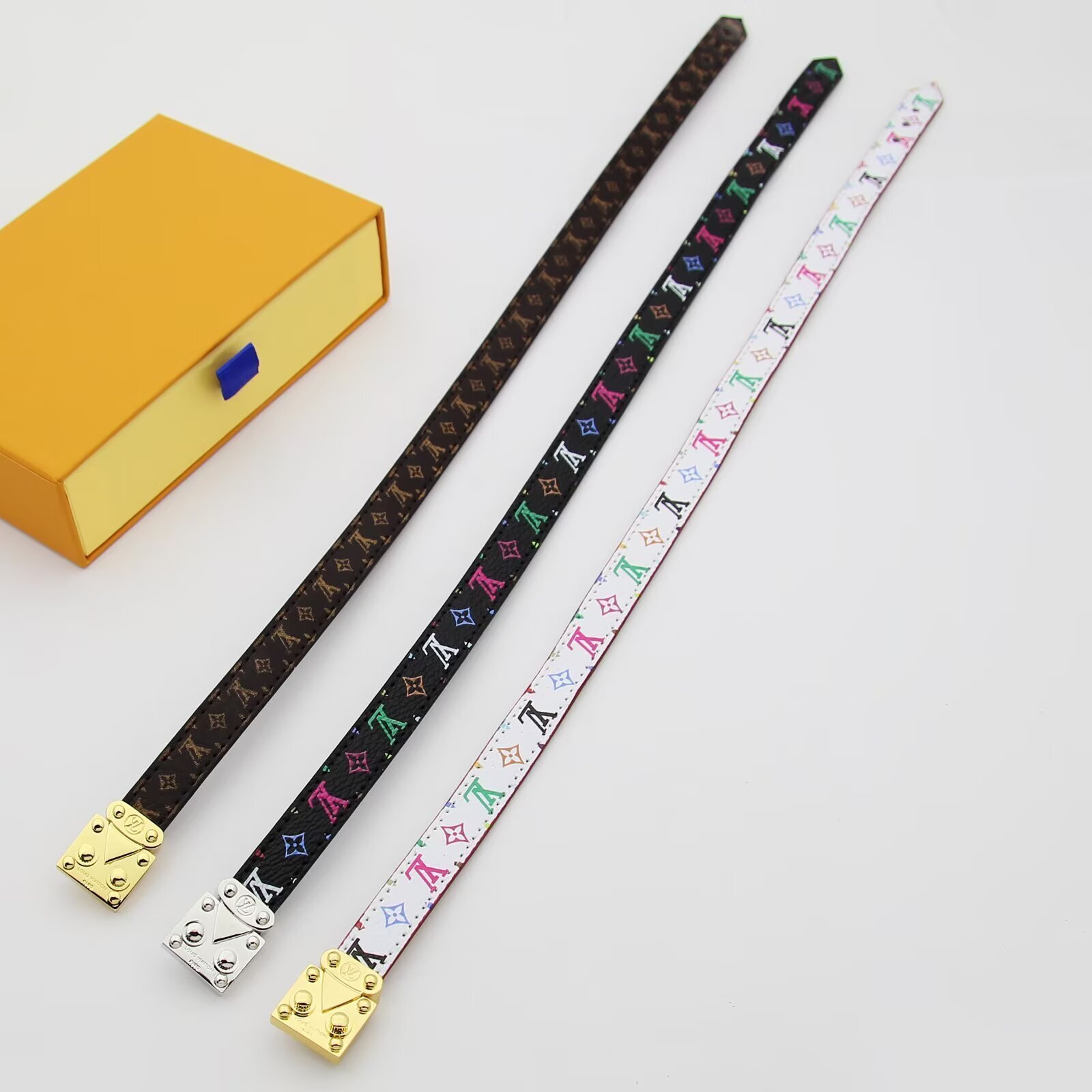 L0vis Vvtt0n X Murakami Lv Signature Bracelet White M8966E