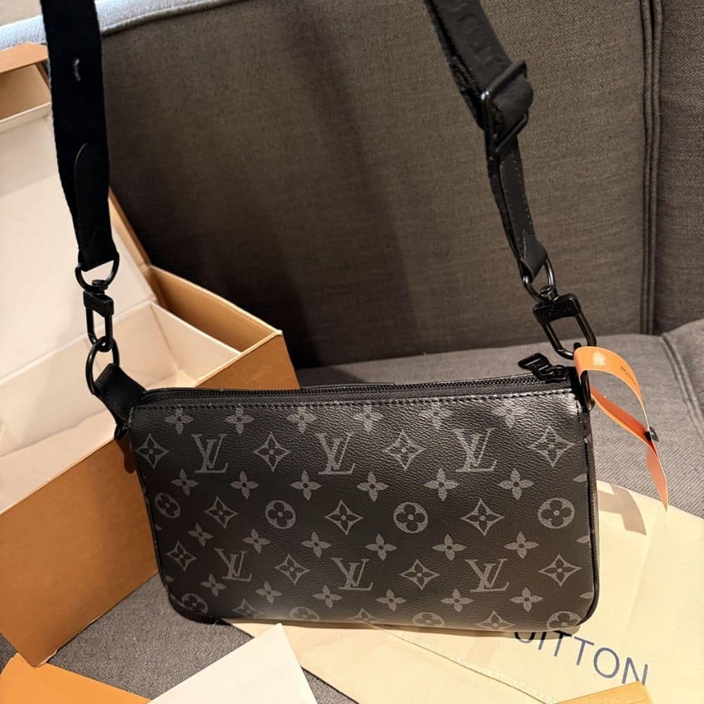L0vis Vvtt0n Pochette Accessoire Bag Black 24Cm
