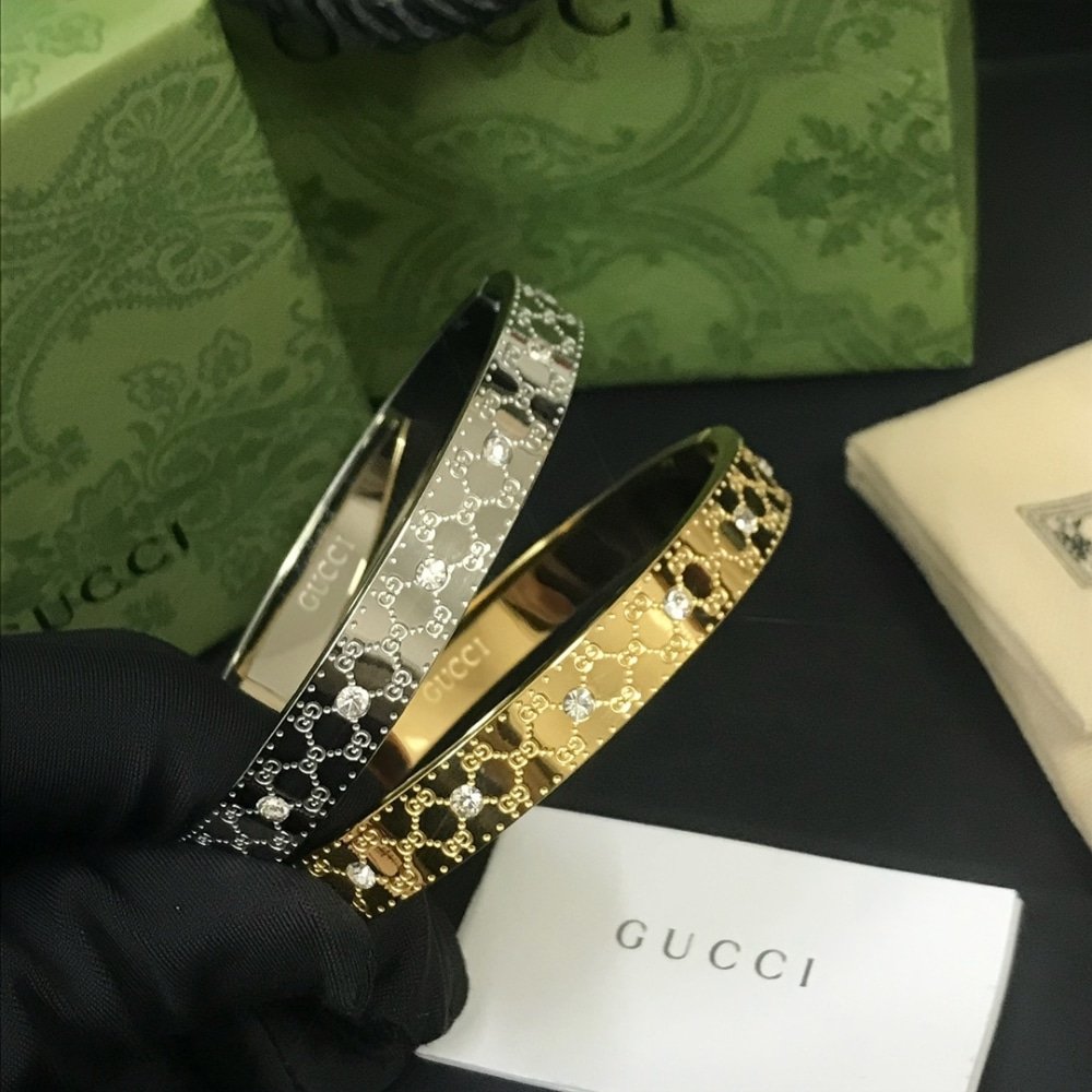Gvc*1 Cuff Bracelet Gold 8Mm