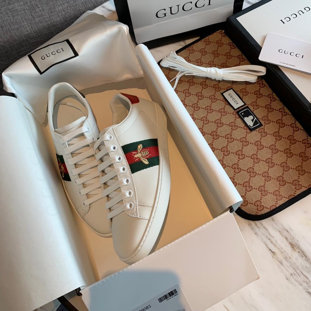 Gvc*1 Ace Embroidered Sneaker Bee White 429446 02JP0 9064